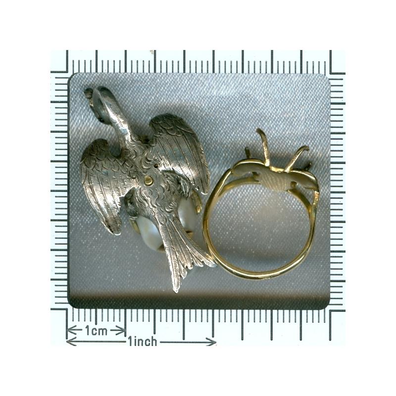 French Antique Baroque Pearl Silver 18 Karat Yellow Gold Aesop Fable Stork Ring For Sale 6