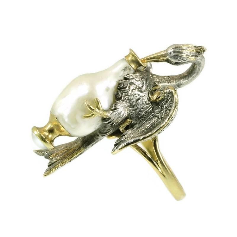 French Antique Baroque Pearl Silver 18 Karat Yellow Gold Aesop Fable Stork Ring In Excellent Condition For Sale In Antwerp, BE