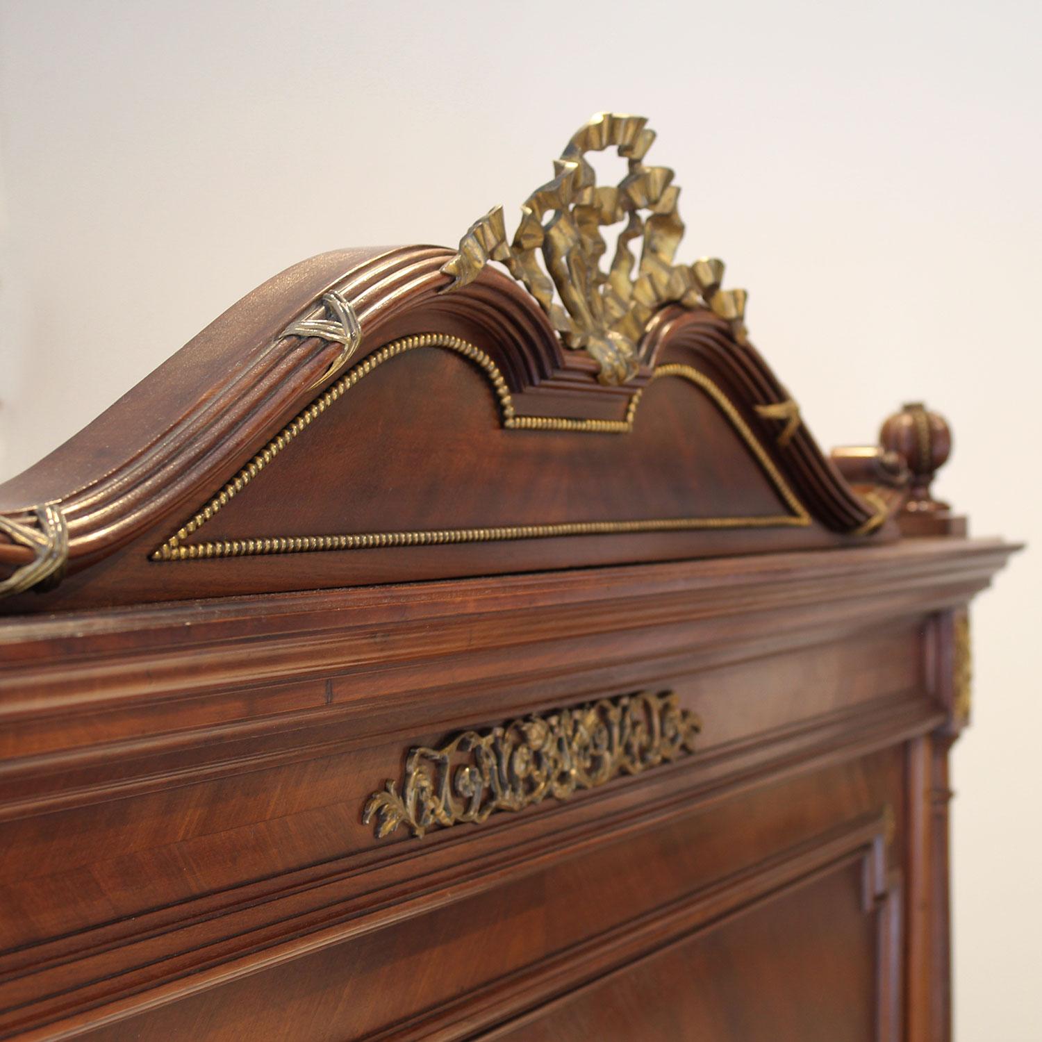 French Antique Bed with Ormolu Decoration, WK193 For Sale 4