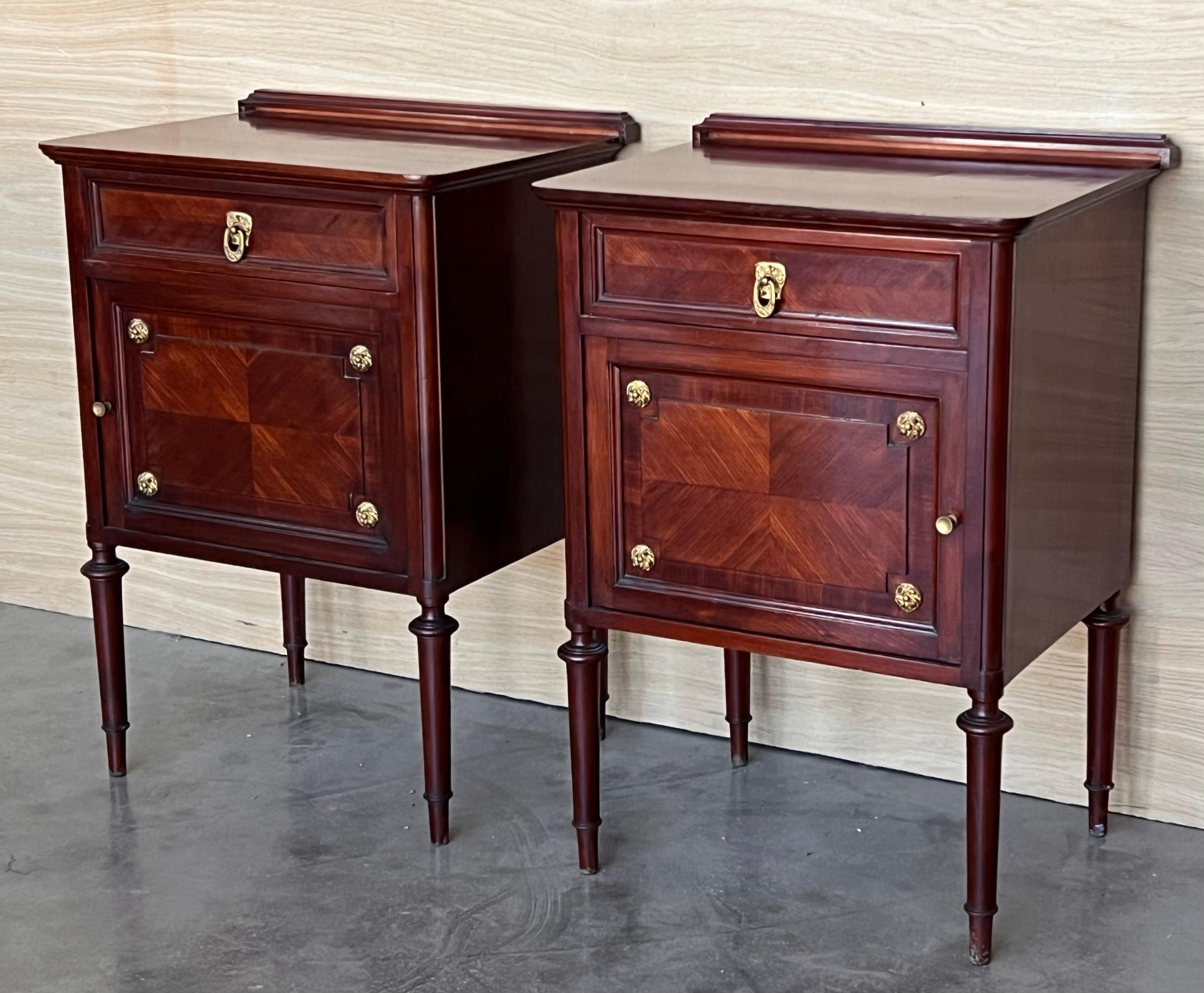 Pair of French Antique Bedside Cabinet Marquetry Nightstand, circa 1890 In Good Condition For Sale In Miami, FL