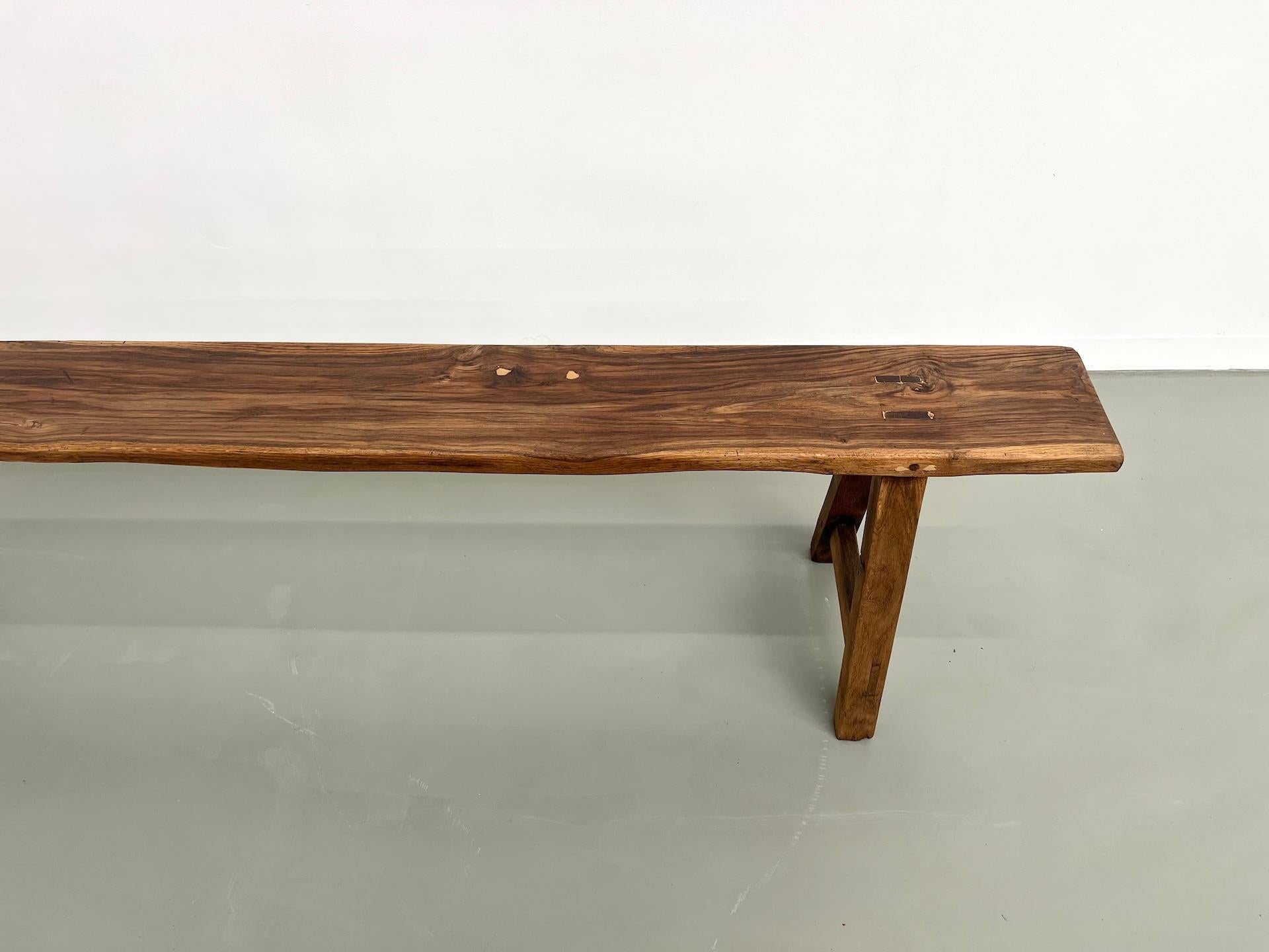 Banc ancien français en noyer massif Bon état - En vente à LYON, FR
