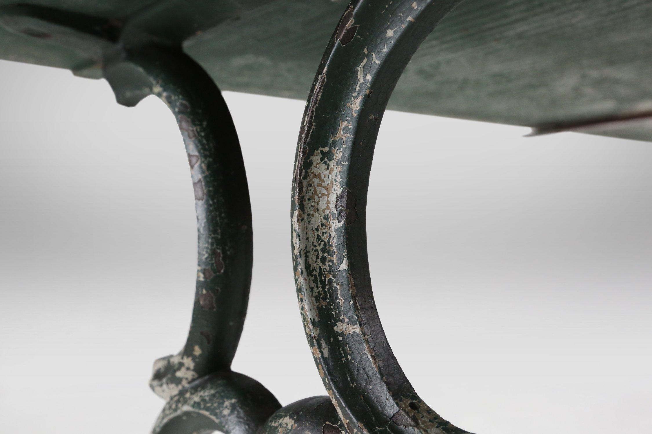 French antique Bistro Table with Metal Base and Oak Top, 1890s en venta 2