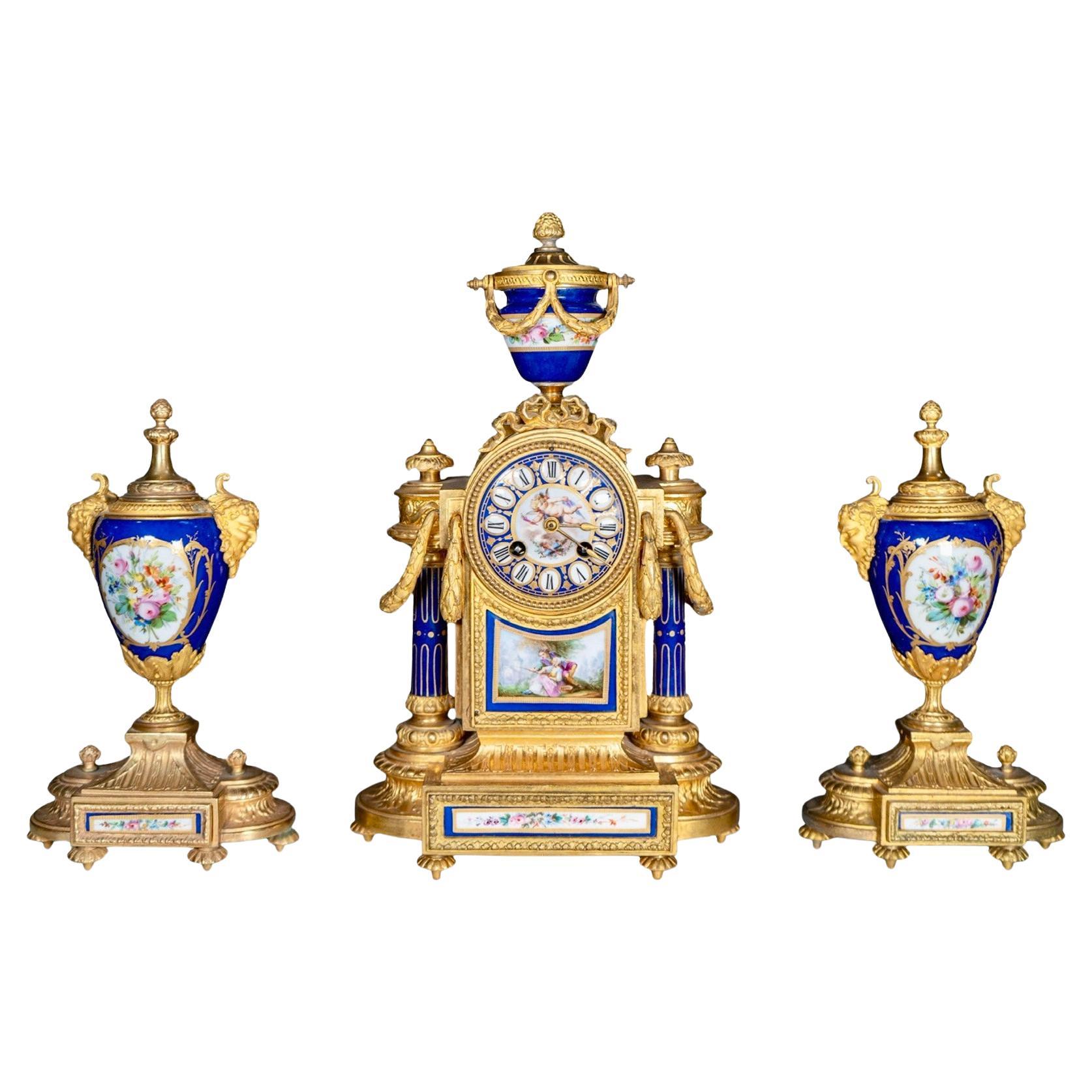 Antiguo Reloj Francés de Bonze y Porcelana Garniture Set