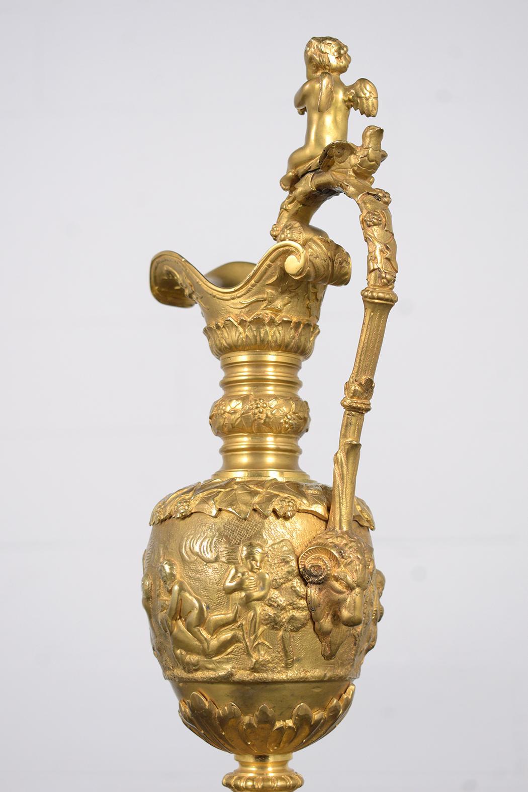 Frühe 1900er Französisch antike Bronze und Marmor Urne (Frühes 20. Jahrhundert) im Angebot