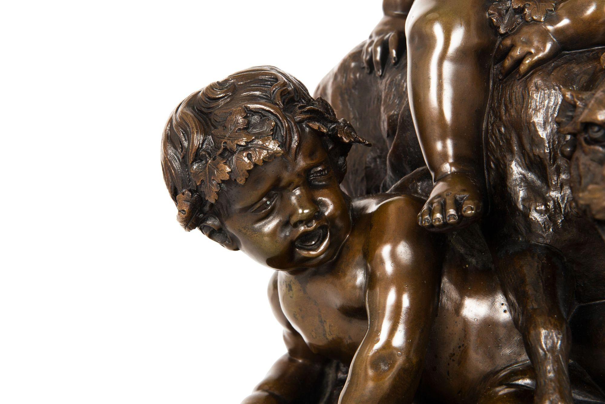 Groupe de sculptures françaises anciennes en bronze Three Putto d'après Claude Michel Clodion en vente 4