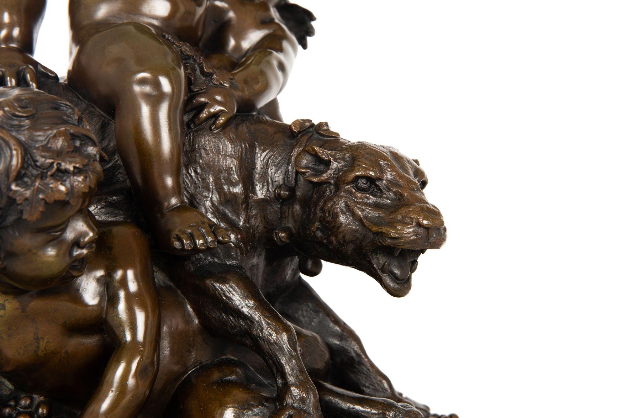 Groupe de sculptures françaises anciennes en bronze Three Putto d'après Claude Michel Clodion en vente 10