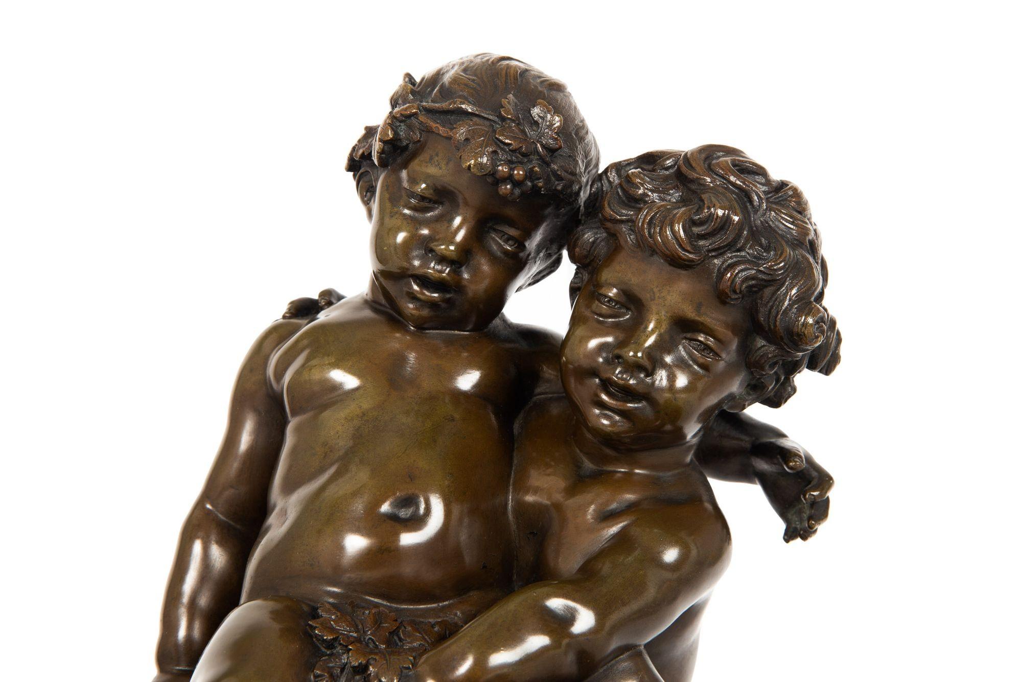 Französische antike Bronzeskulpturgruppe Drei Putto aus Bronze nach Claude Michel Clodion (19. Jahrhundert) im Angebot