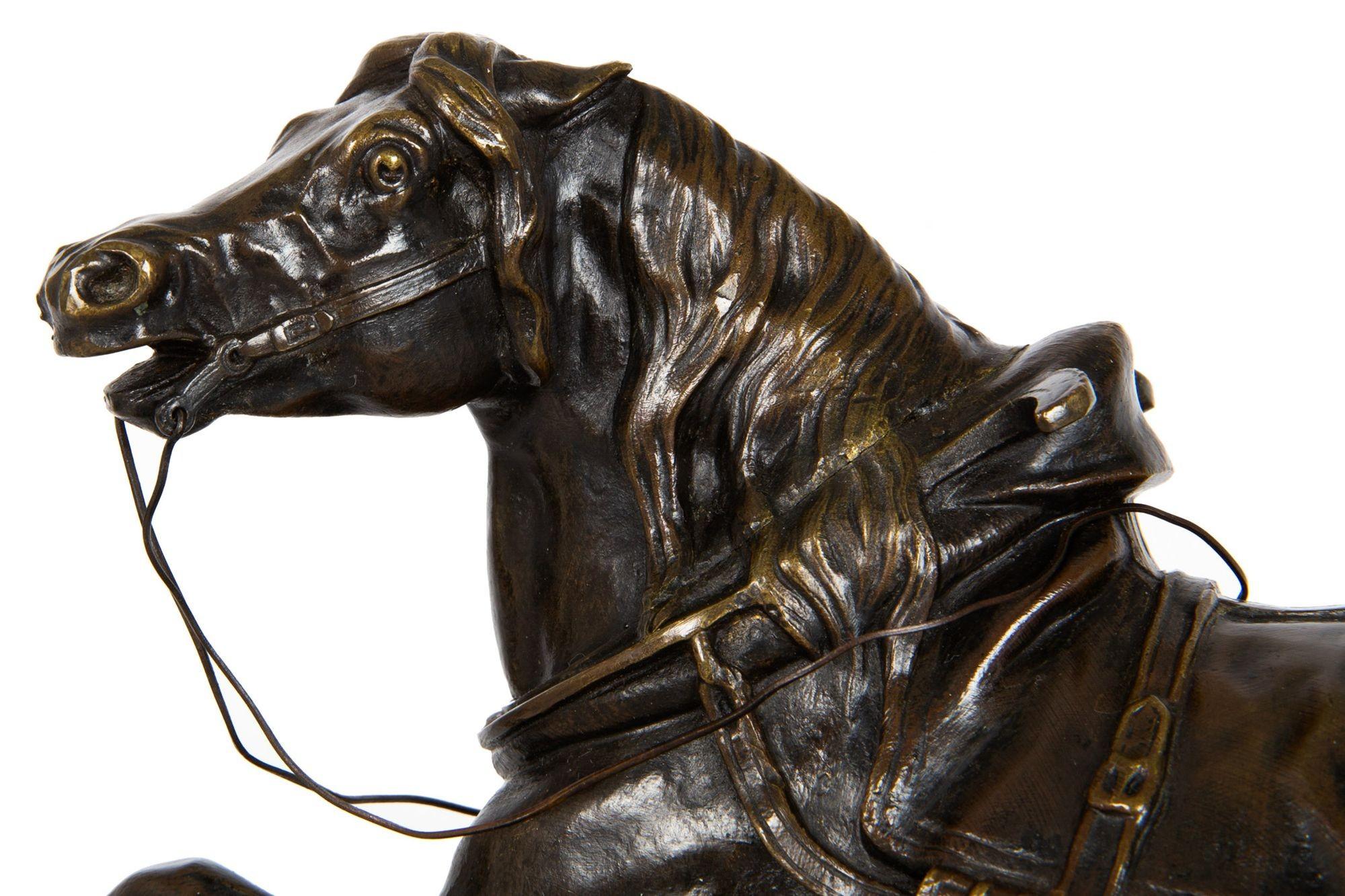 Französische antike Bronzeskulptur eines halternden Stallionspferdes aus Bronze von Pierre Lenordez im Angebot 3