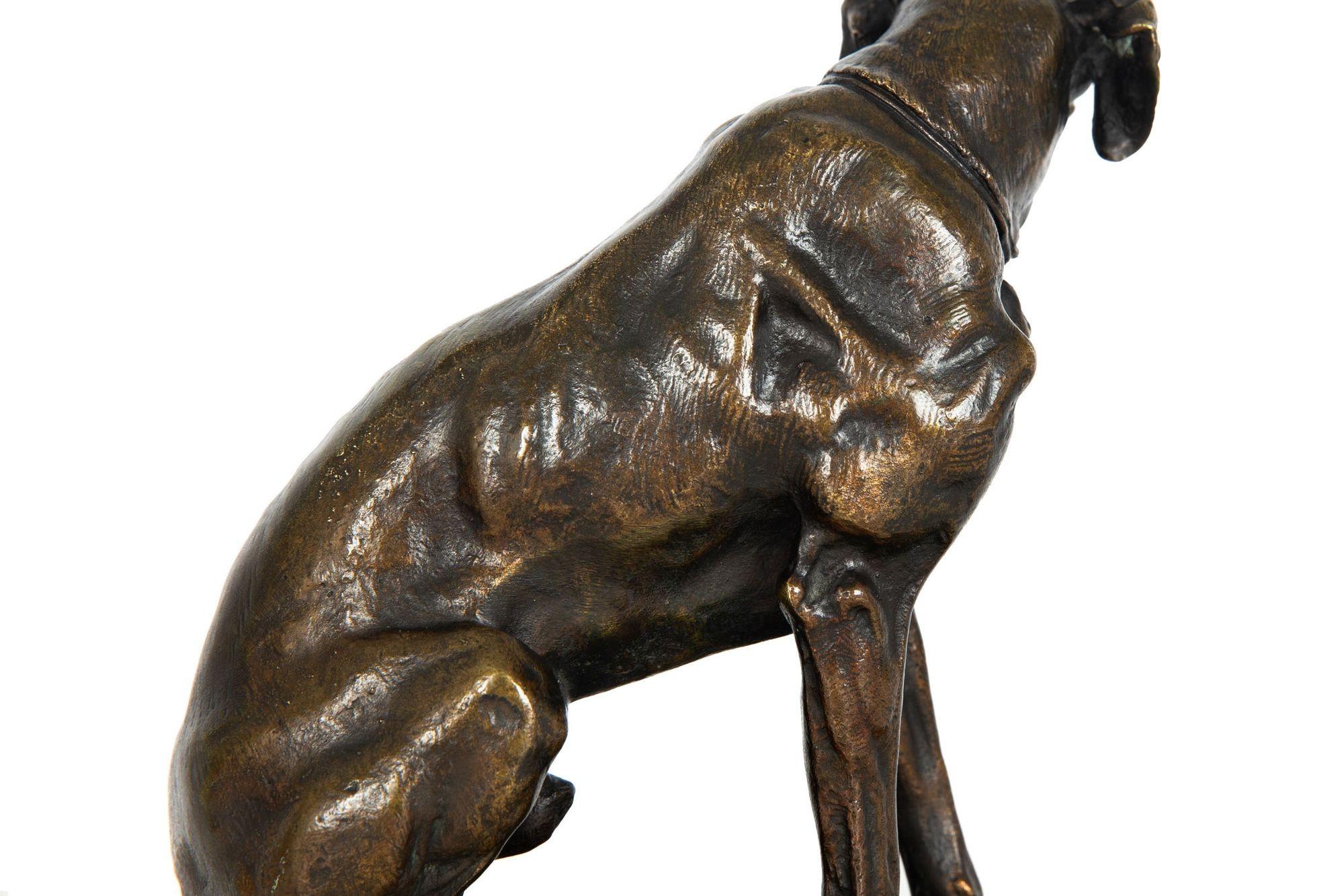XIXe siècle Sculpture en bronze ancien représentant un chien avec un lapin par Pierre Jules Mêne en vente