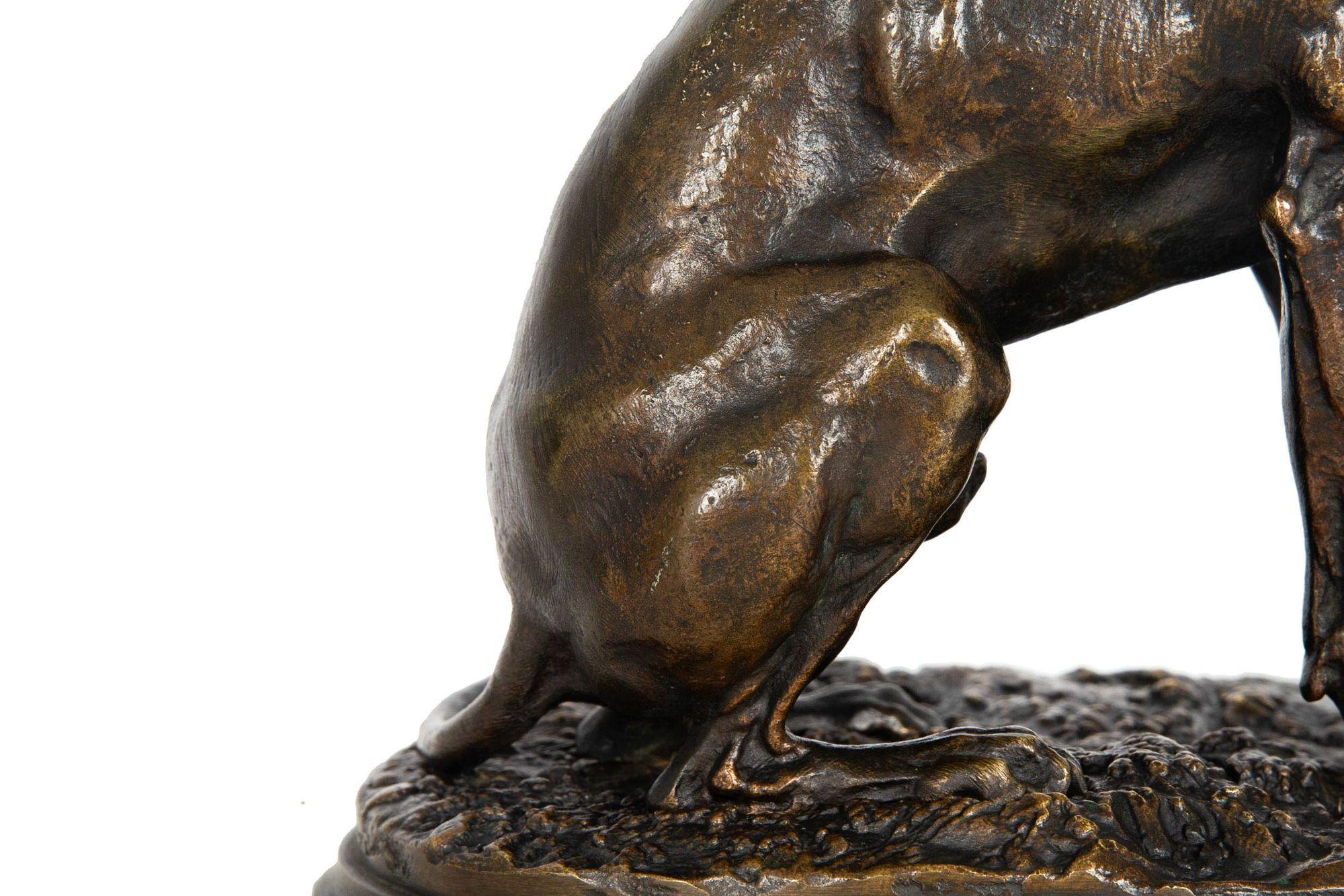 Sculpture en bronze ancien représentant un chien avec un lapin par Pierre Jules Mêne en vente 1