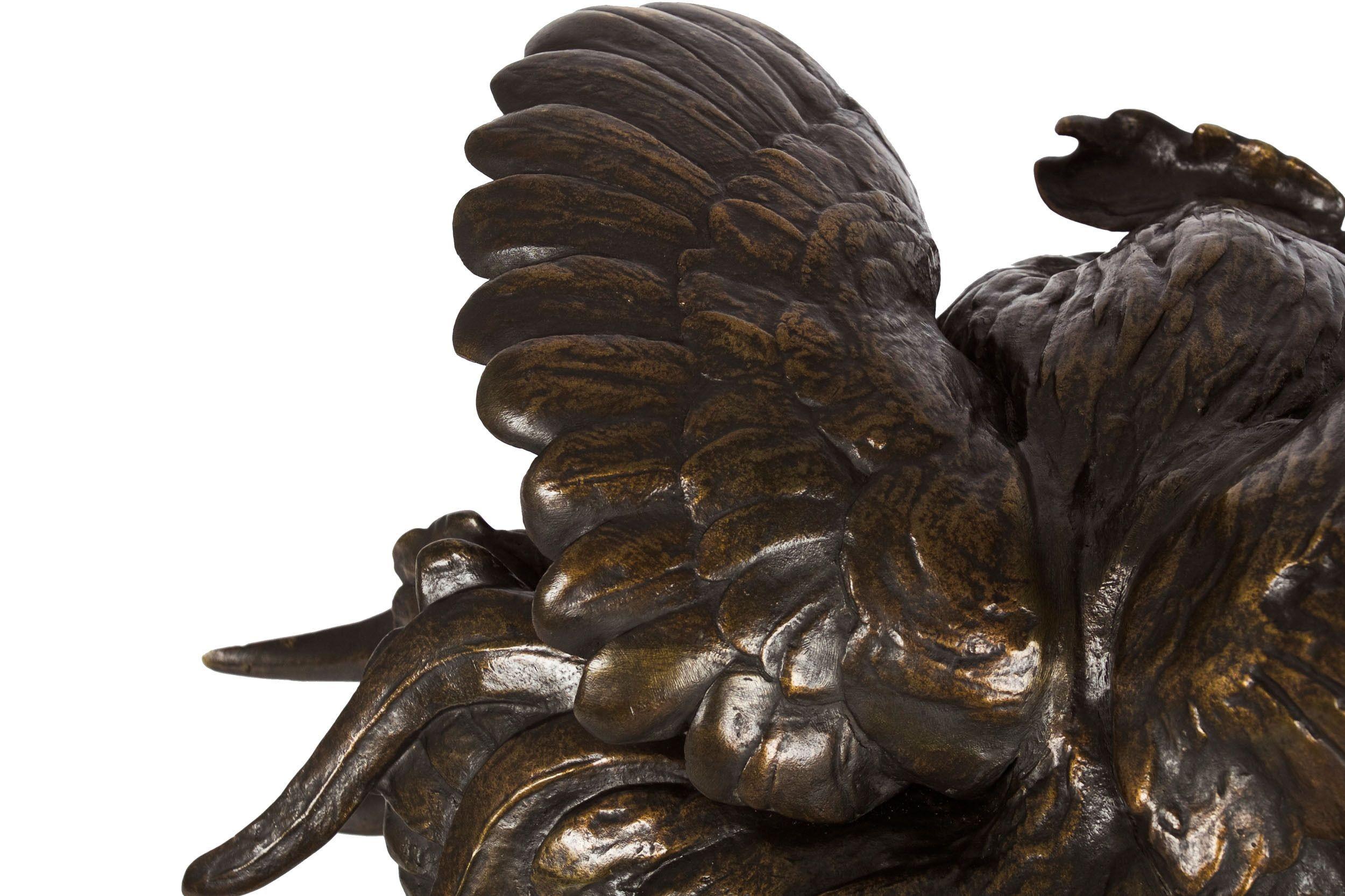 Sculpture française en bronze ancien représentant des coqs combattants par Auguste Cain 6