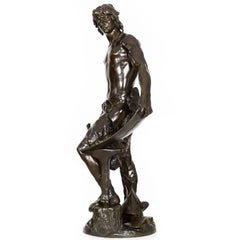 Scultura francese in bronzo antico di Andre Massoulle raffigurante un guerriero gallico