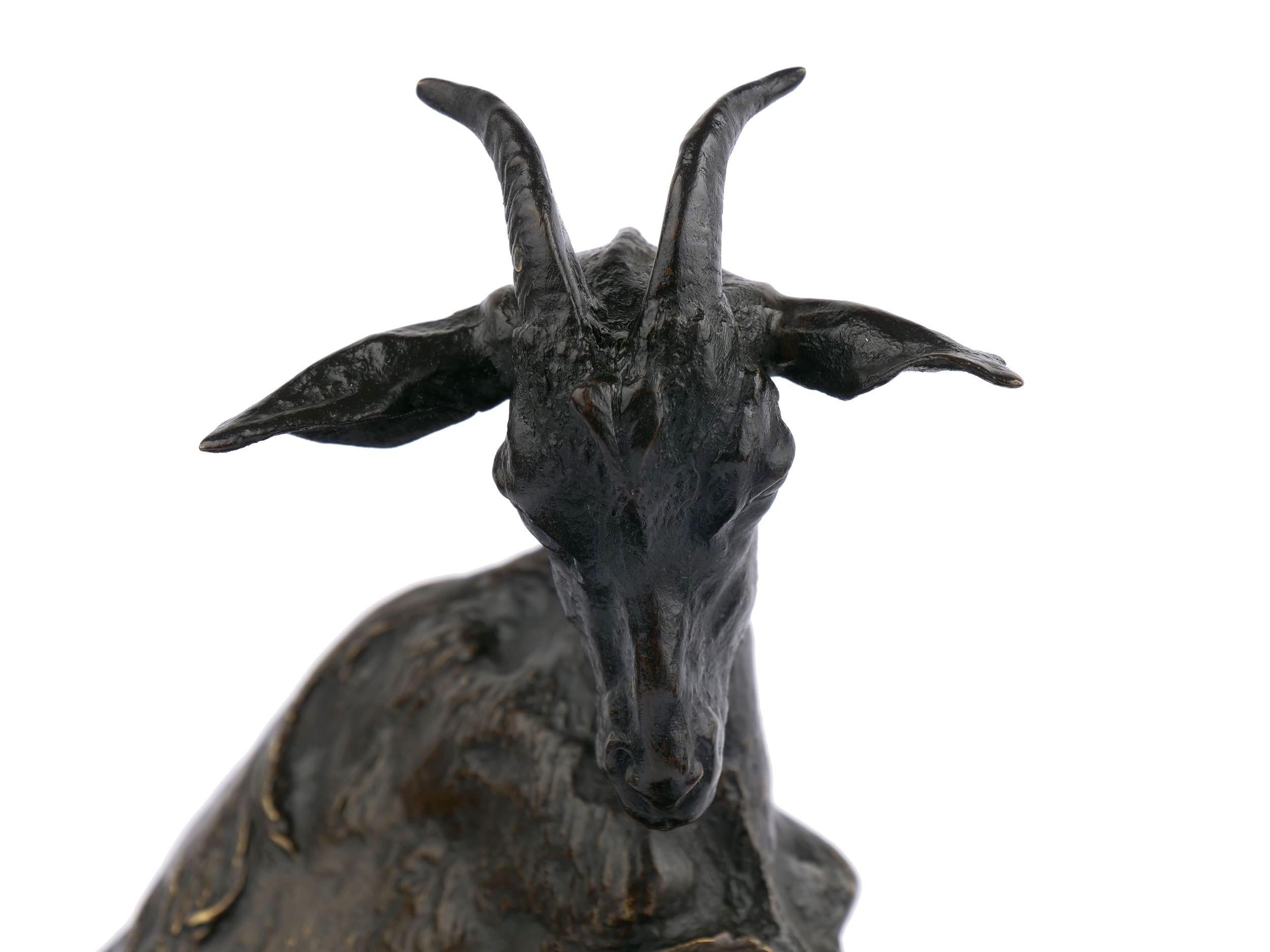 French Antique Bronze Sculpture of Goat & Kid by Pierre-Jules Mêne, 19th Century 9