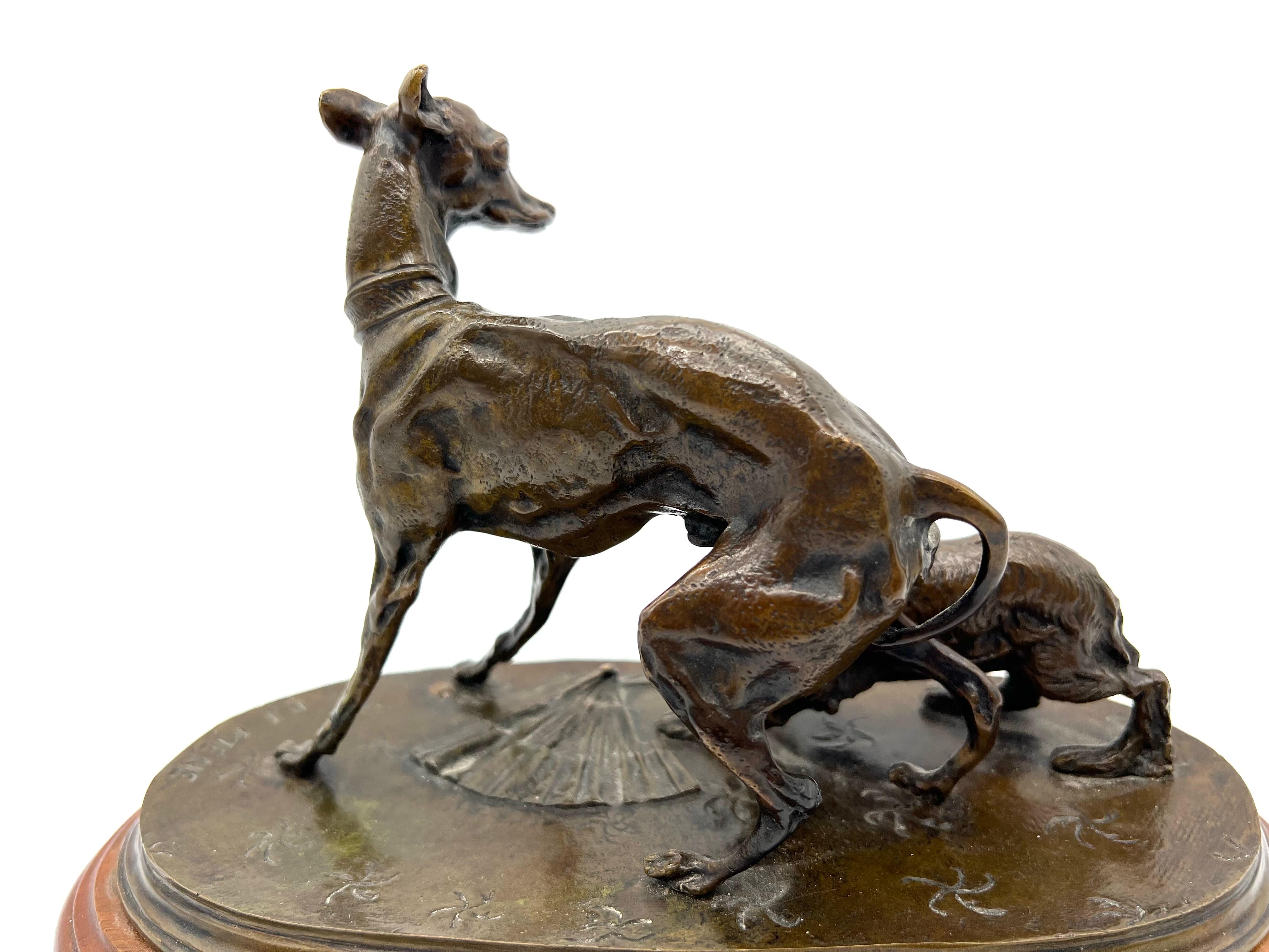 French Antique Bronze Sculpture of hunting Dogs by Pierre-Jules Mêne circa 1870 For Sale 3