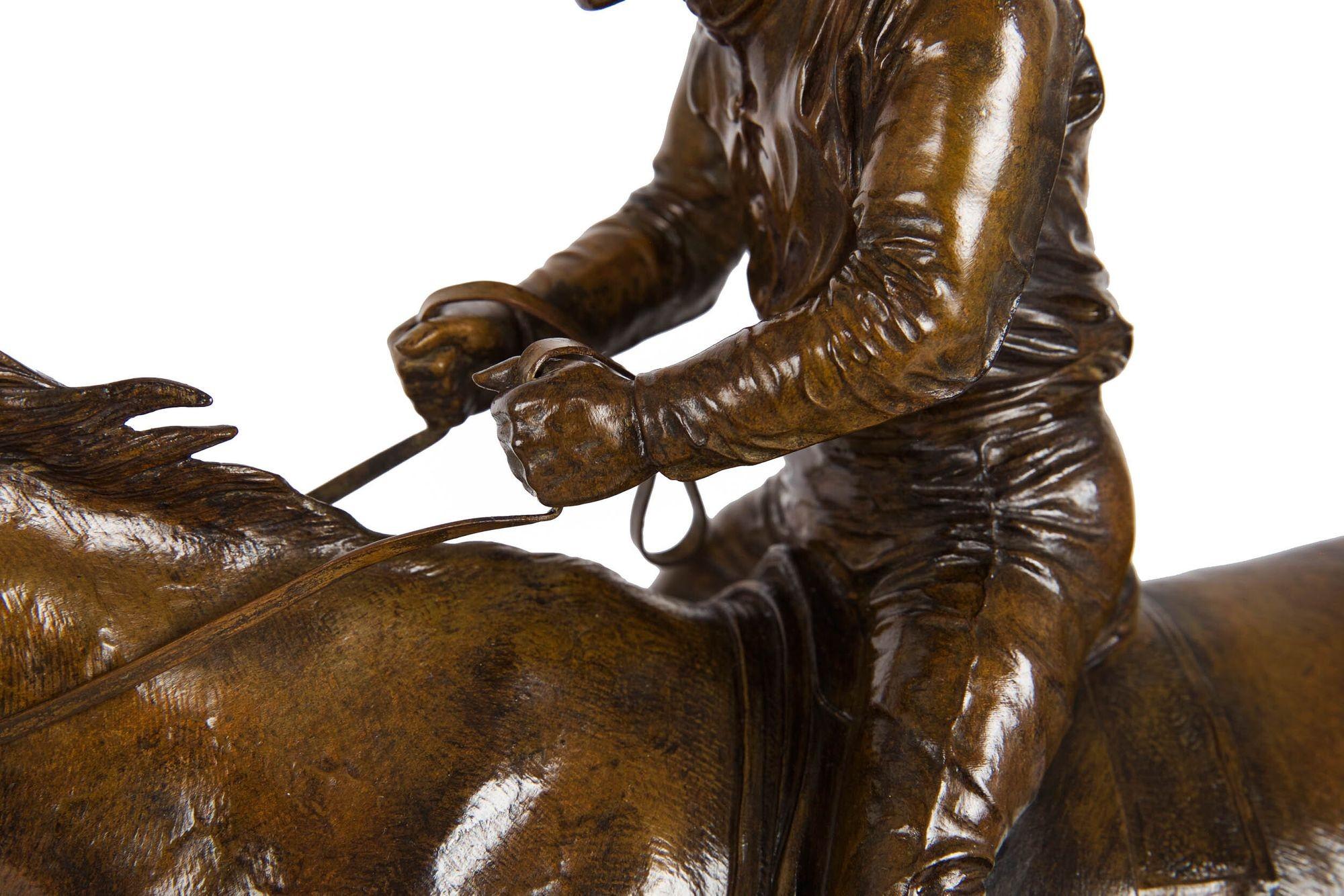 Französische antike Bronzeskulptur eines Jockeys und eines Löwenpferdes aus Stallion von Jules Bennes im Angebot 6