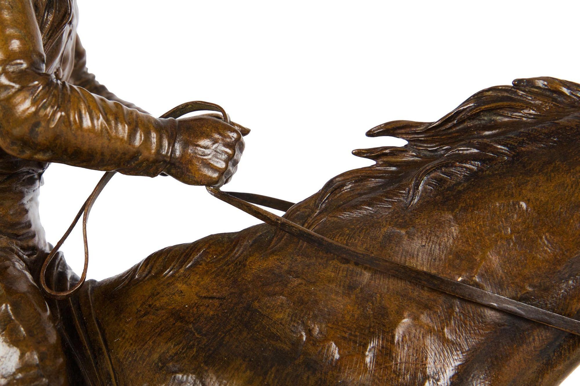 Französische antike Bronzeskulptur eines Jockeys und eines Löwenpferdes aus Stallion von Jules Bennes im Angebot 12