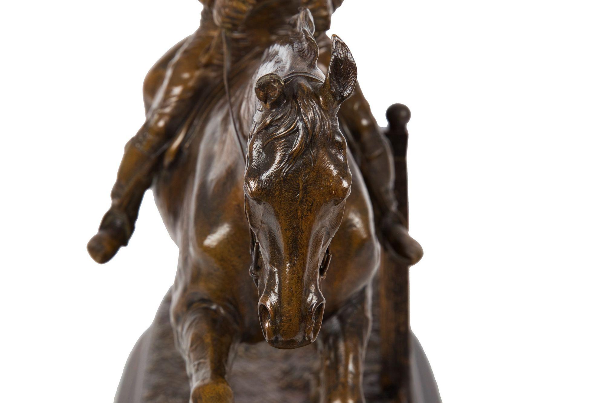 Französische antike Bronzeskulptur eines Jockeys und eines Löwenpferdes aus Stallion von Jules Bennes im Angebot 15