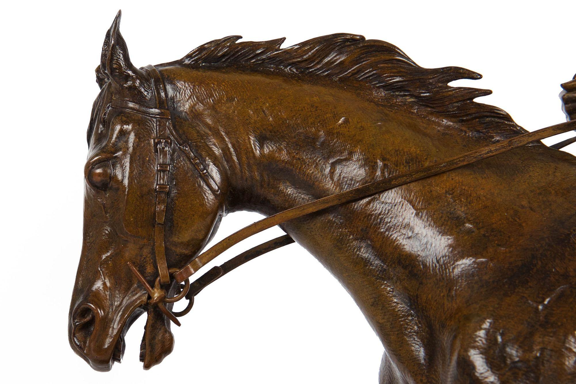 Französische antike Bronzeskulptur eines Jockeys und eines Löwenpferdes aus Stallion von Jules Bennes im Angebot 4