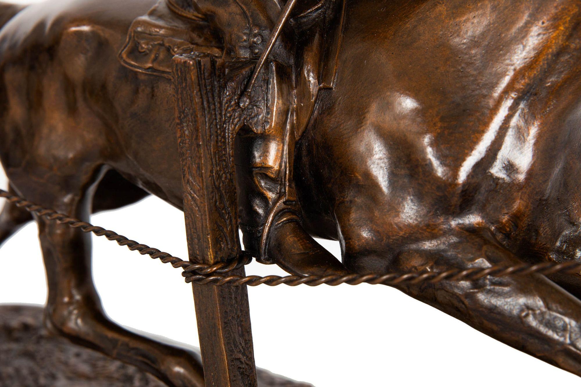 Sculpture française ancienne en bronze représentant Jockey sur un cheval de course par H.R. de Vains en vente 7