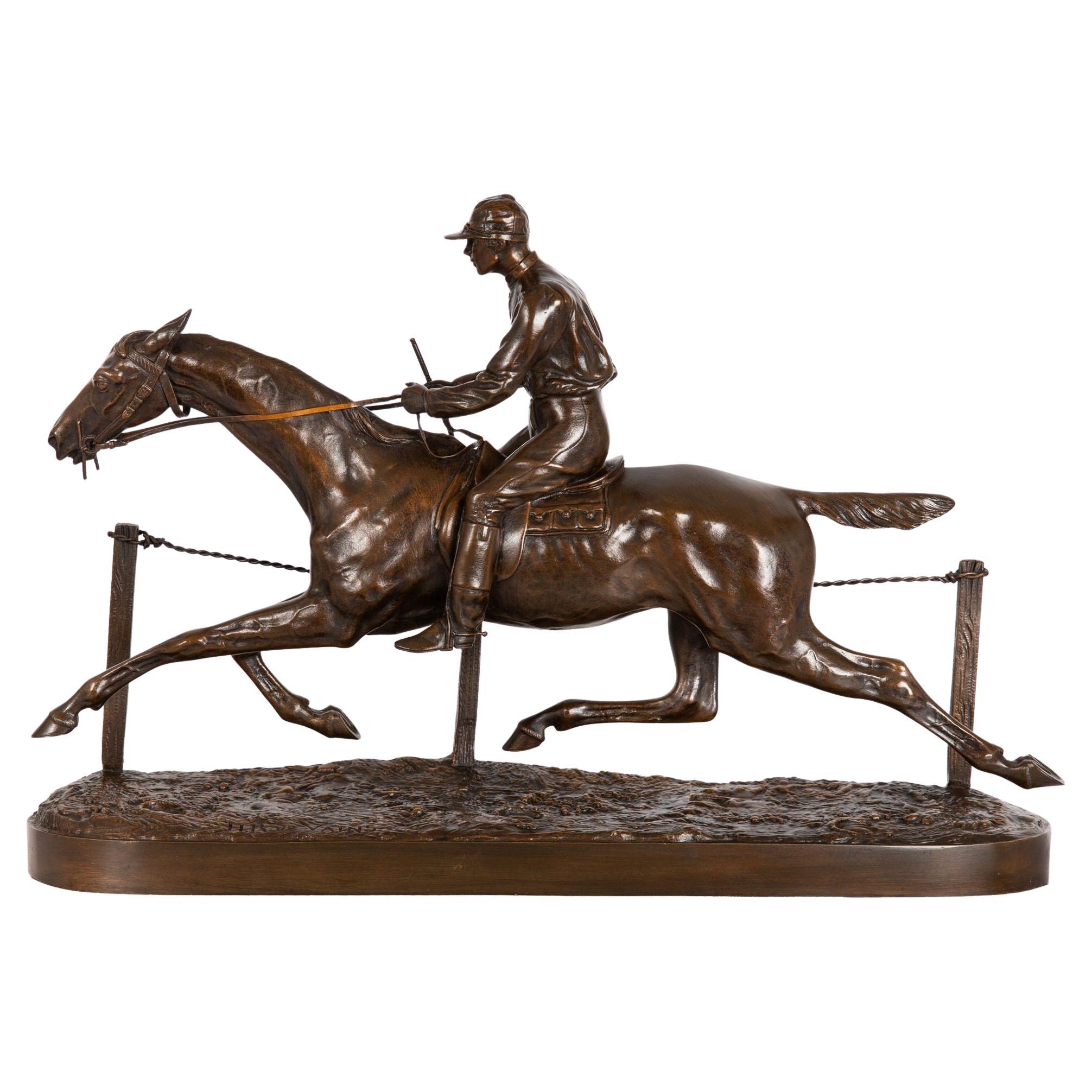 Sculpture française ancienne en bronze représentant Jockey sur un cheval de course par H.R. de Vains