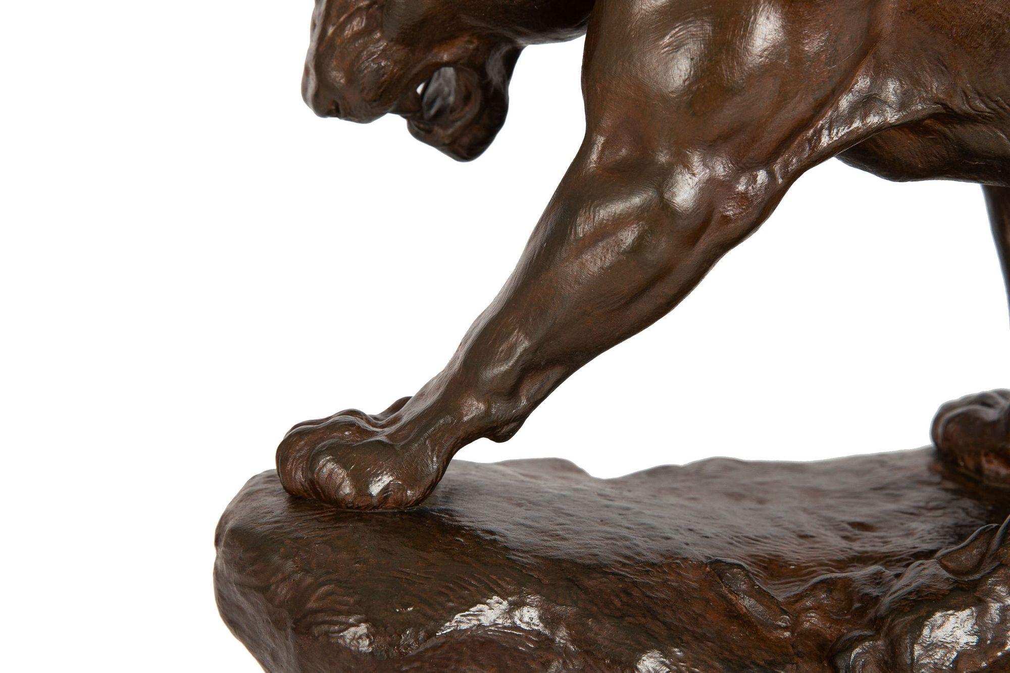 Französische antike Bronzeskulptur der Löwen und Krüge aus Bronze von Charles Valton, um 1910 im Angebot 13