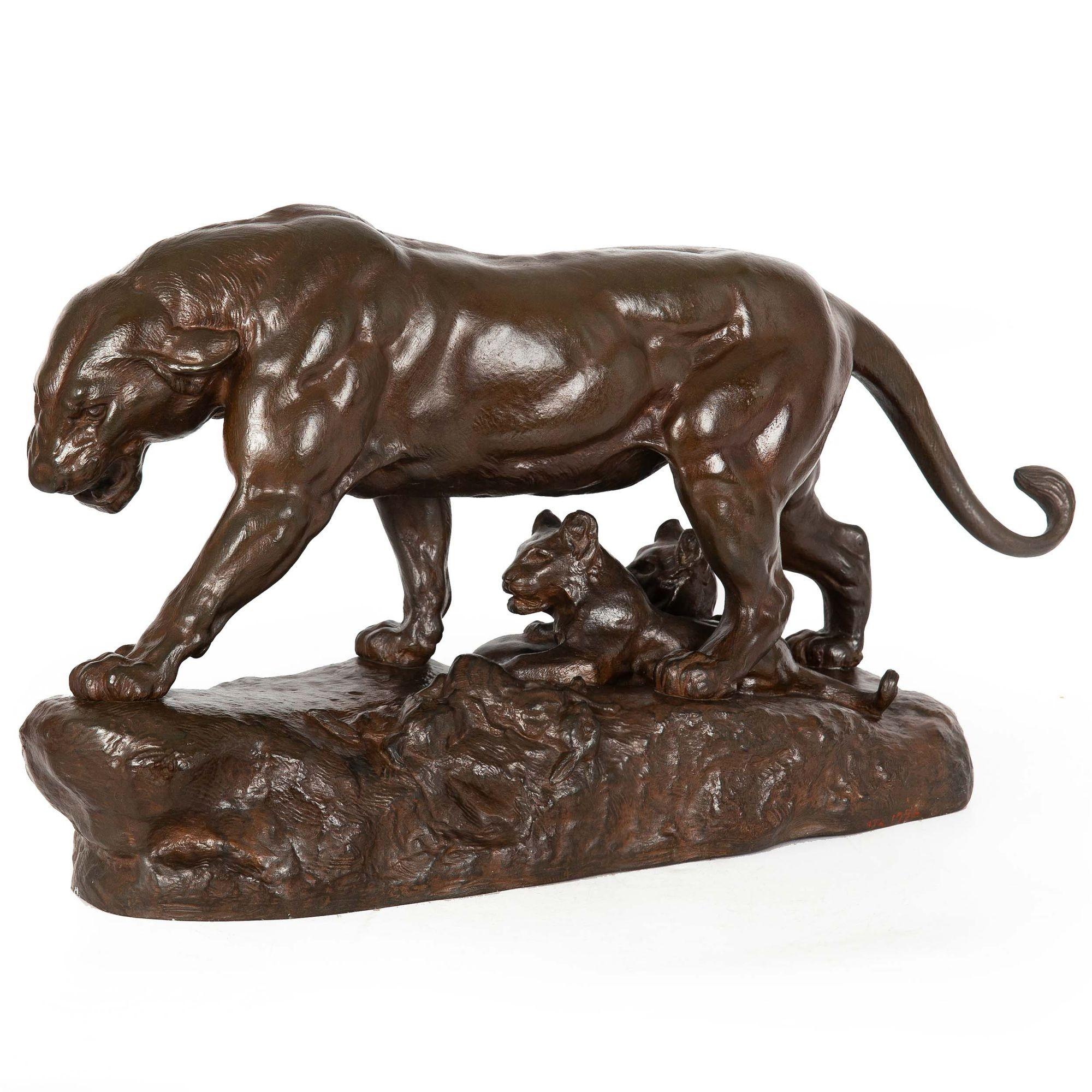 French Antique Bronze Sculpture of Lioness & Cubs by Charles Valton, circa 1910 For Sale 13