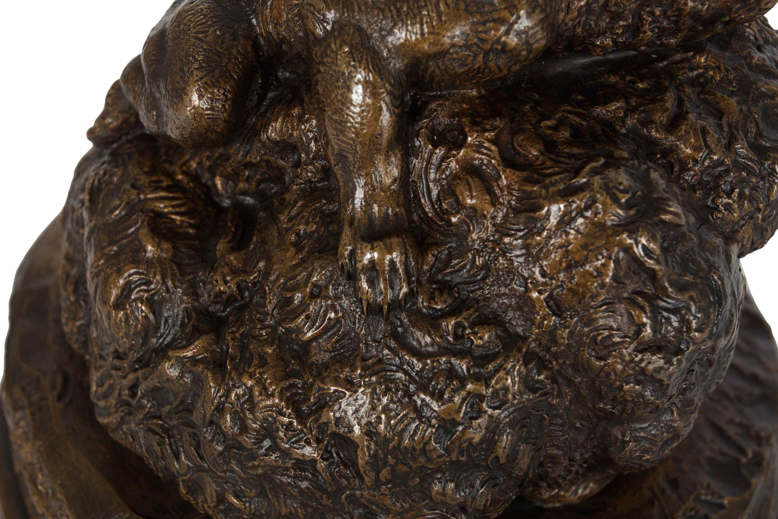 Französische antike Bronzeskulptur eines Bären mit Würfeln und Würfeln von Paul E. Delabrierre im Angebot 10