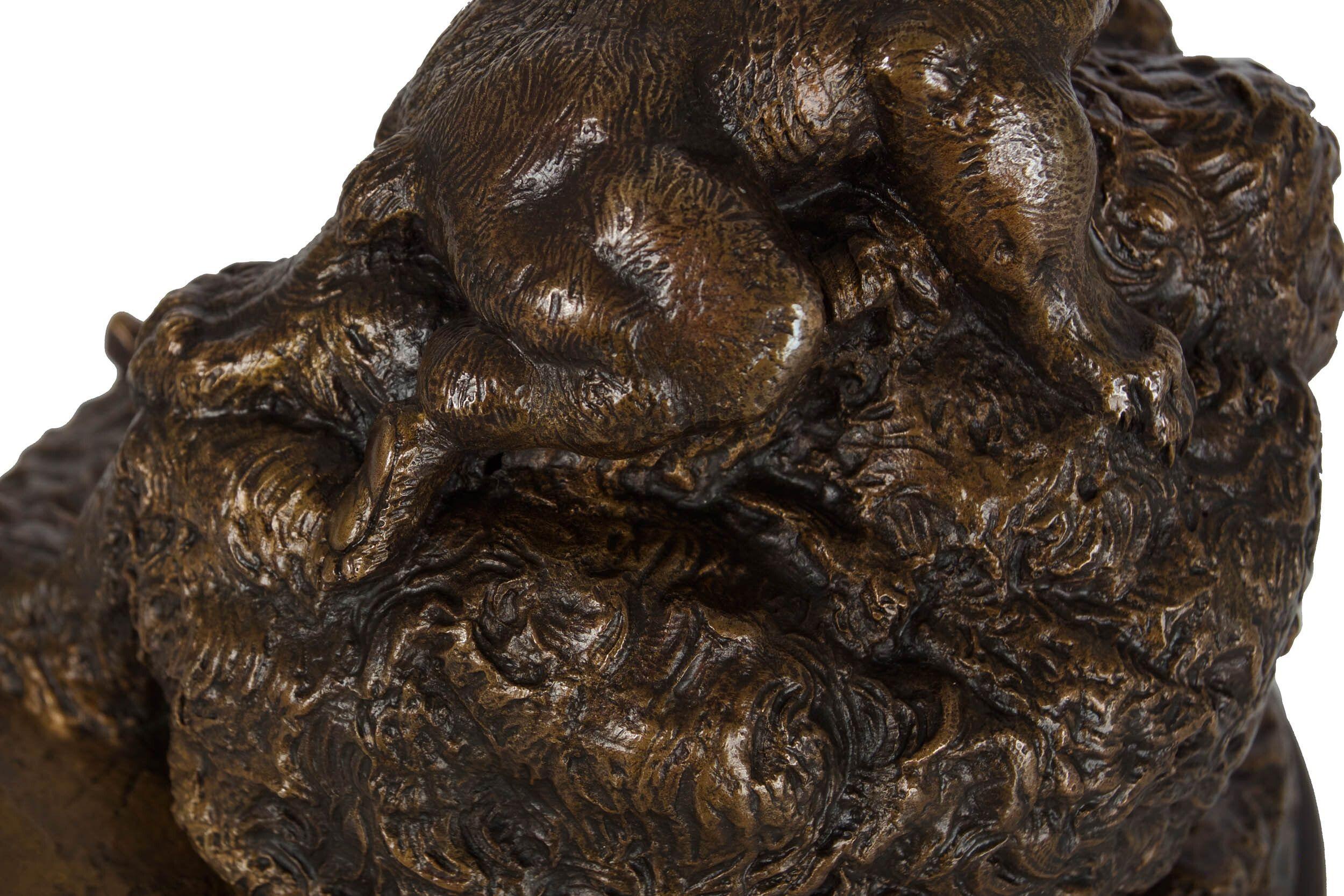 Sculpture française en bronze ancien représentant une mère ours et des cubes par Paul E. Delabrierre en vente 1