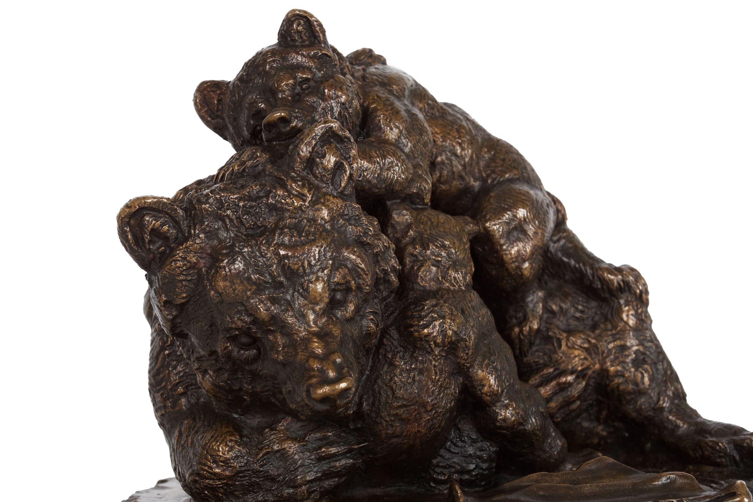 French Antique Bronze Sculpture of Mother Bear and Cubs by Paul E. Delabrierre For Sale 3