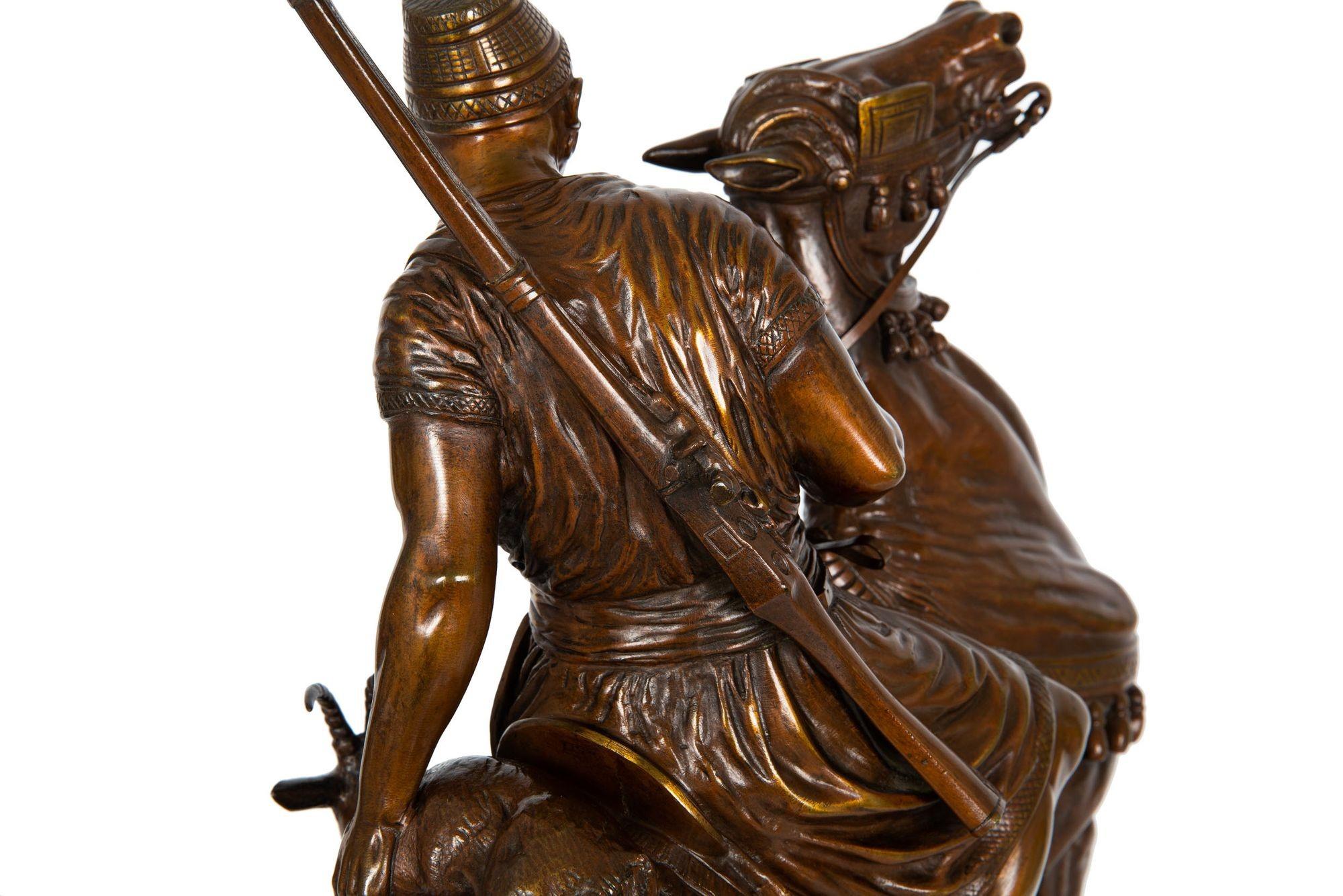 Französische antike Bronzeskulptur eines nordafrikanischen Jägers aus Bronze von Paul Delabrierre im Angebot 14