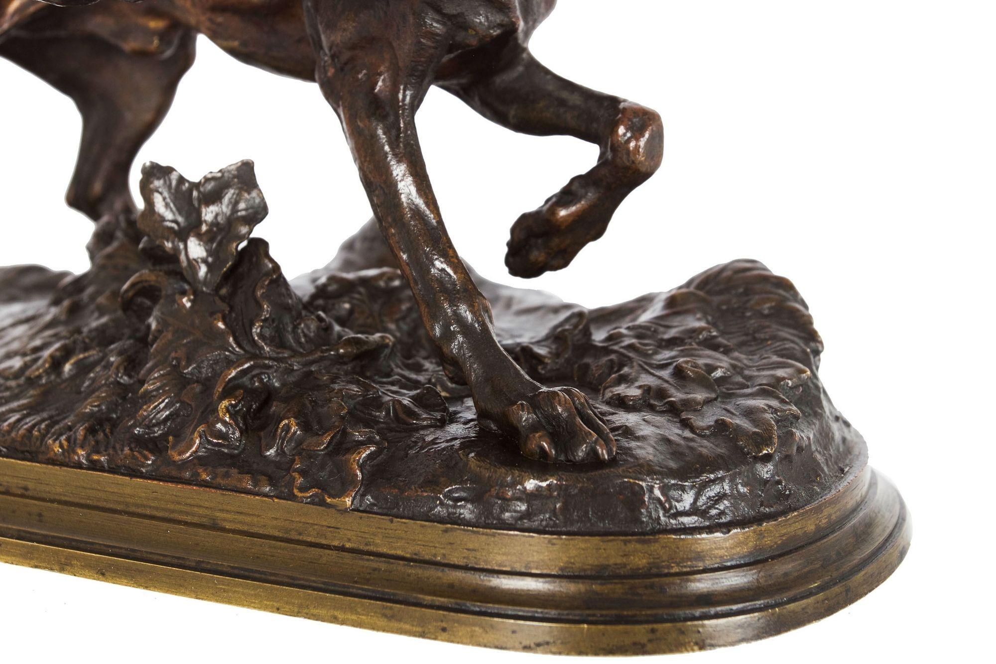 Bronze Sculpture en bronze ancien représentant un chien d'arrêt par Pierre-Jules Mêne circa 1880 en vente