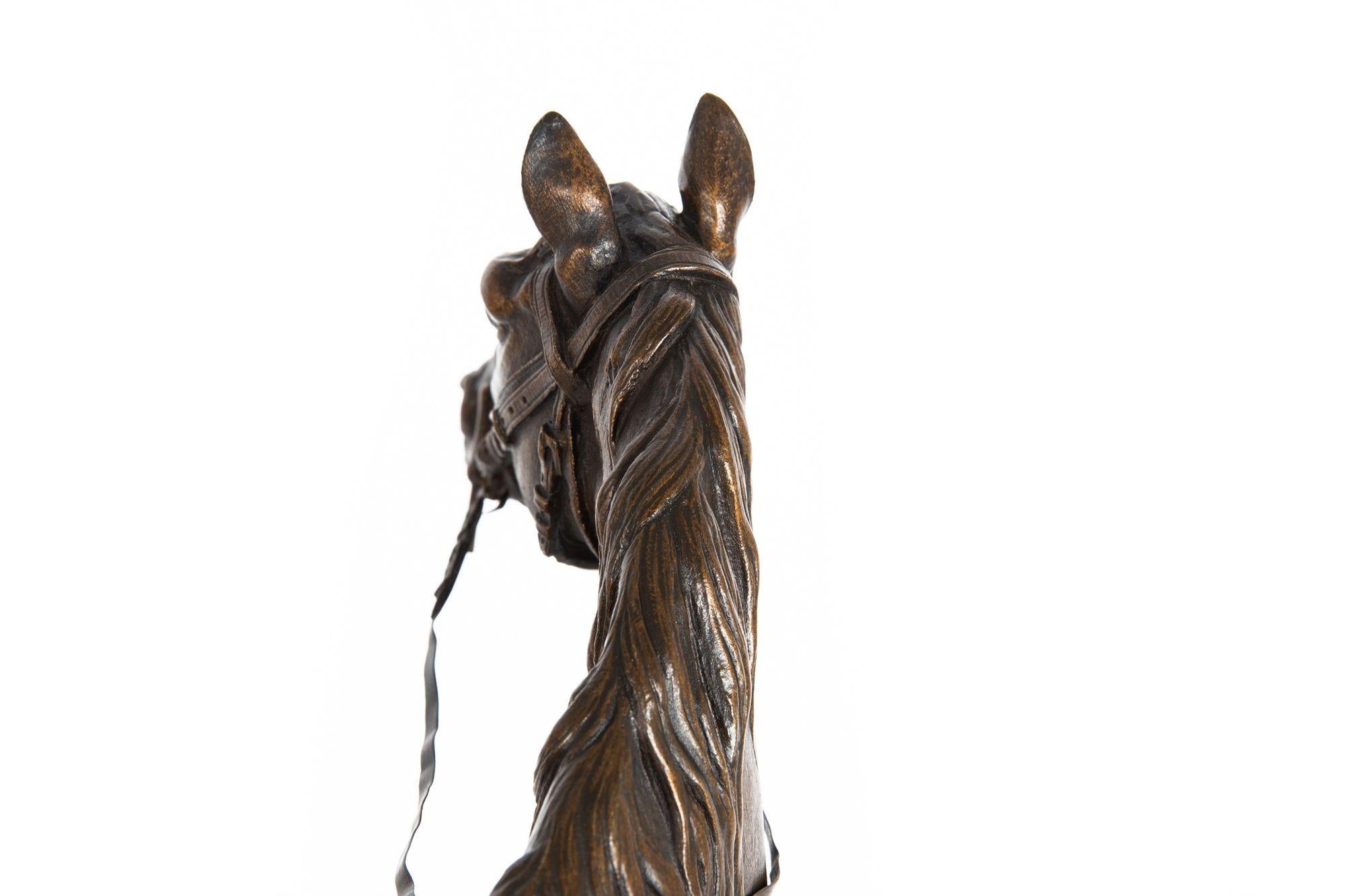 Sculpture française ancienne d'un cheval de course par Jules Moigniez vers 1880 7