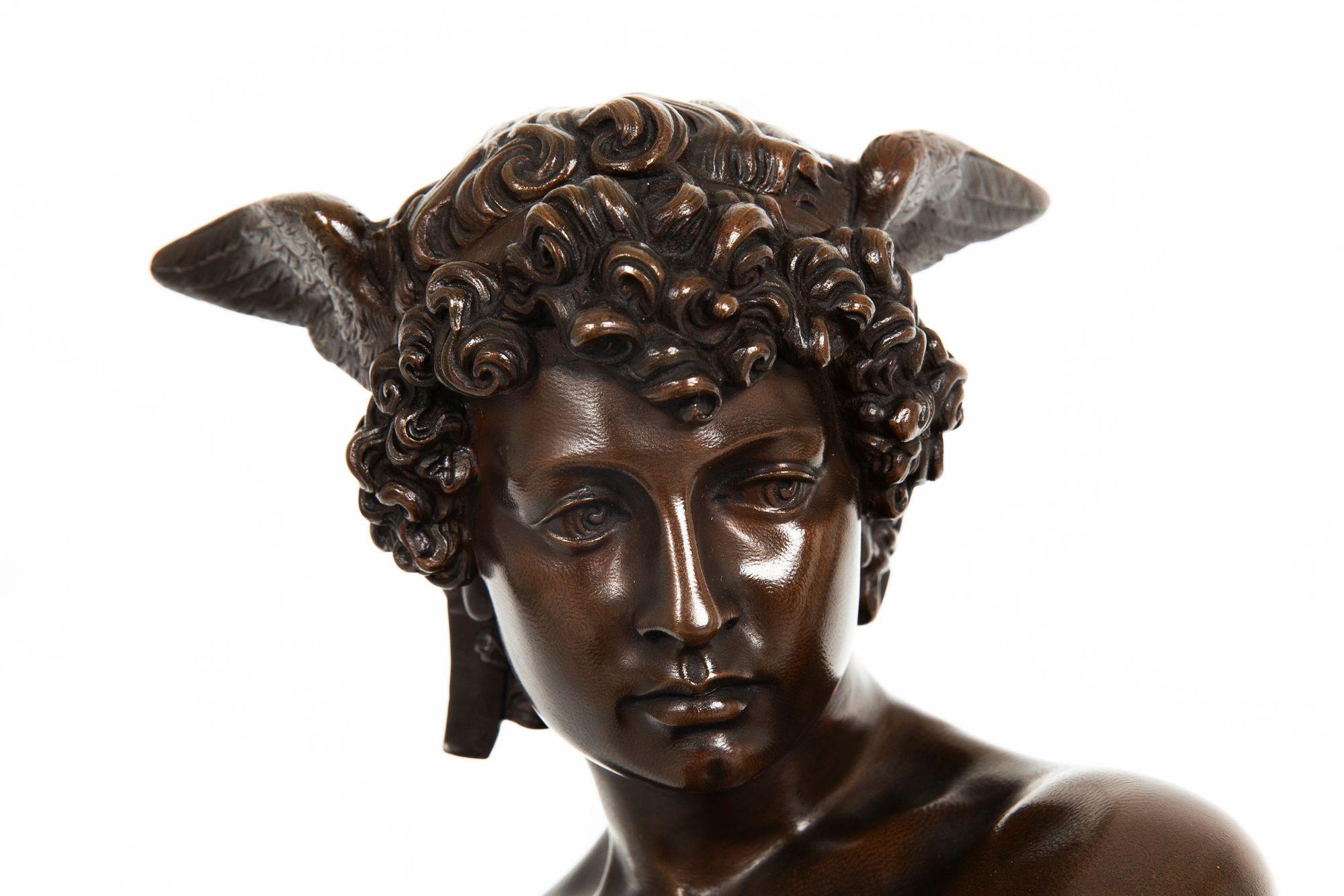 Scultura francese in bronzo antico di Mercurio seduto di Pierre Marius Montagne in vendita 3