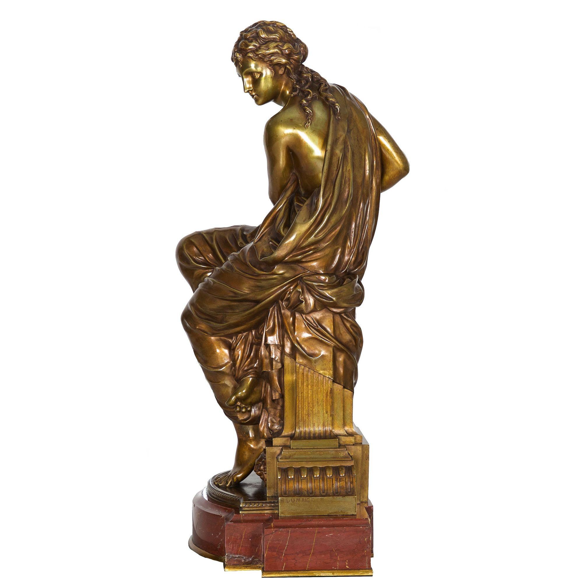 Französische antike Bronzeskulptur einer sitzenden Frau von Etienne-Henri Dumaige, um 1880 (Romantik) im Angebot