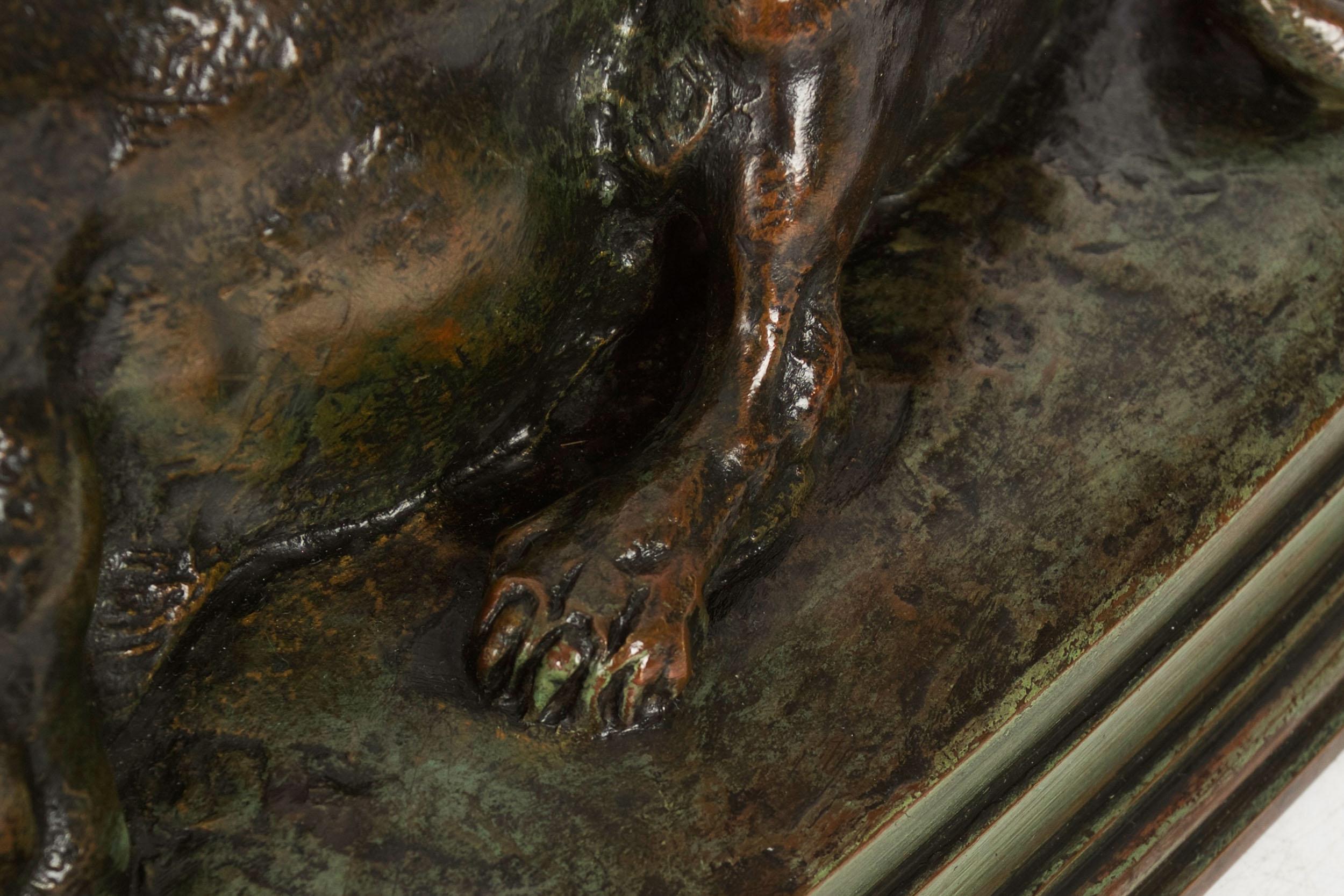 Französische antike Bronzeskulptur „Tiger, der Gazelle liebt“ aus Bronze von Antoine-Louis Barye im Angebot 8