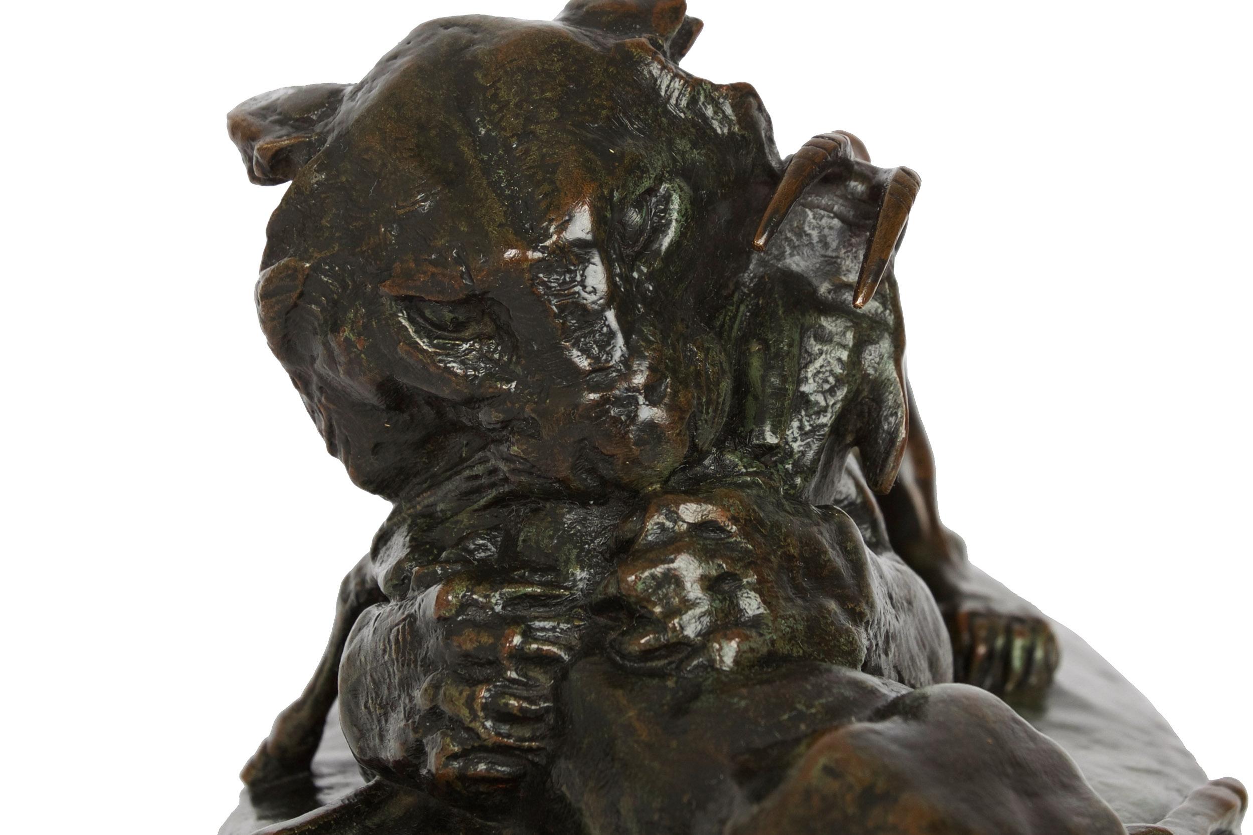 Französische antike Bronzeskulptur „Tiger, der Gazelle liebt“ aus Bronze von Antoine-Louis Barye im Angebot 12