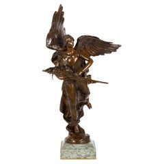 Sculpture française en bronze ancien représentant une victoire ailée par François Sicard