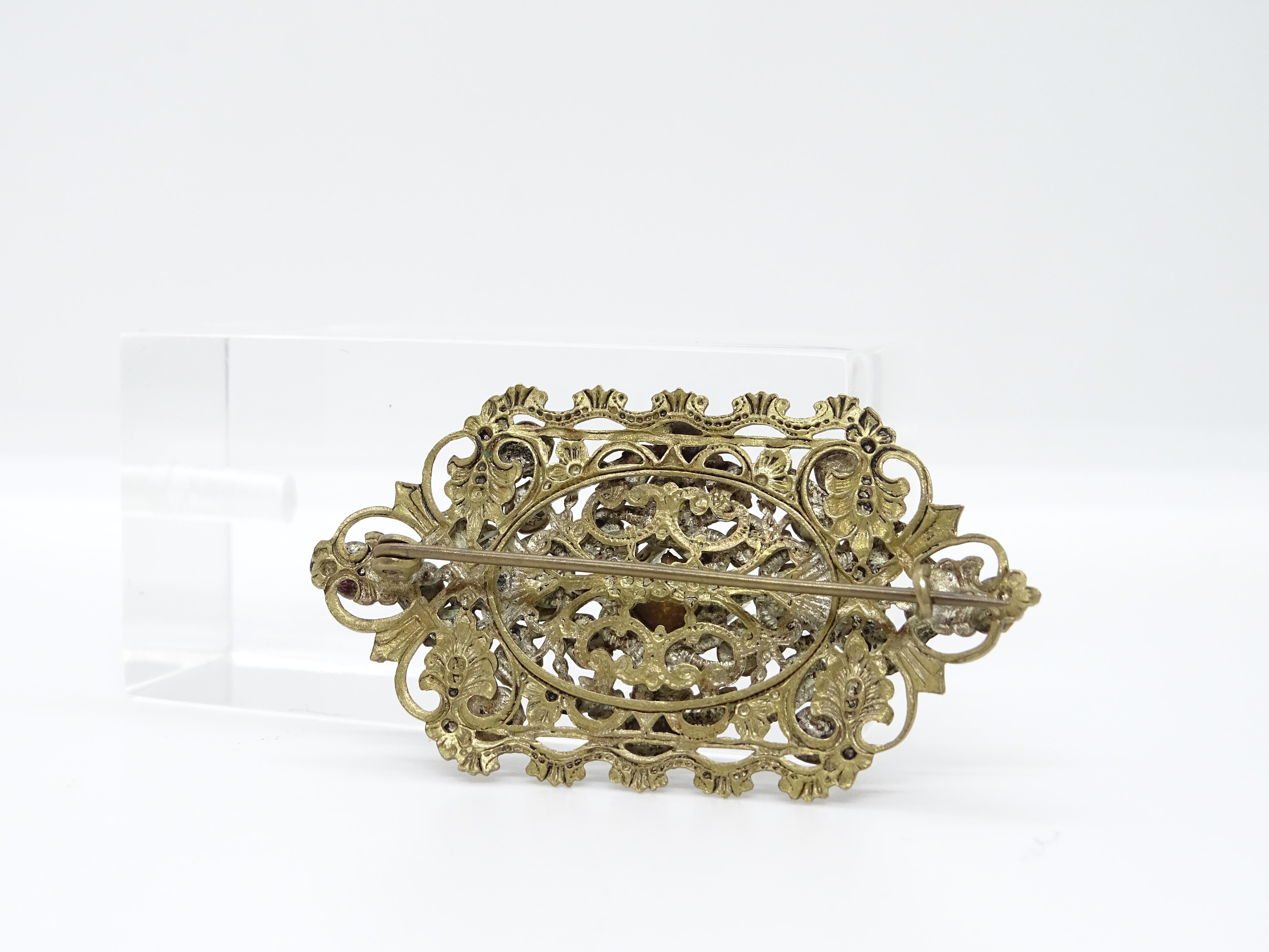 French Antique brooch in gold metal and rock crystals For Sale 10