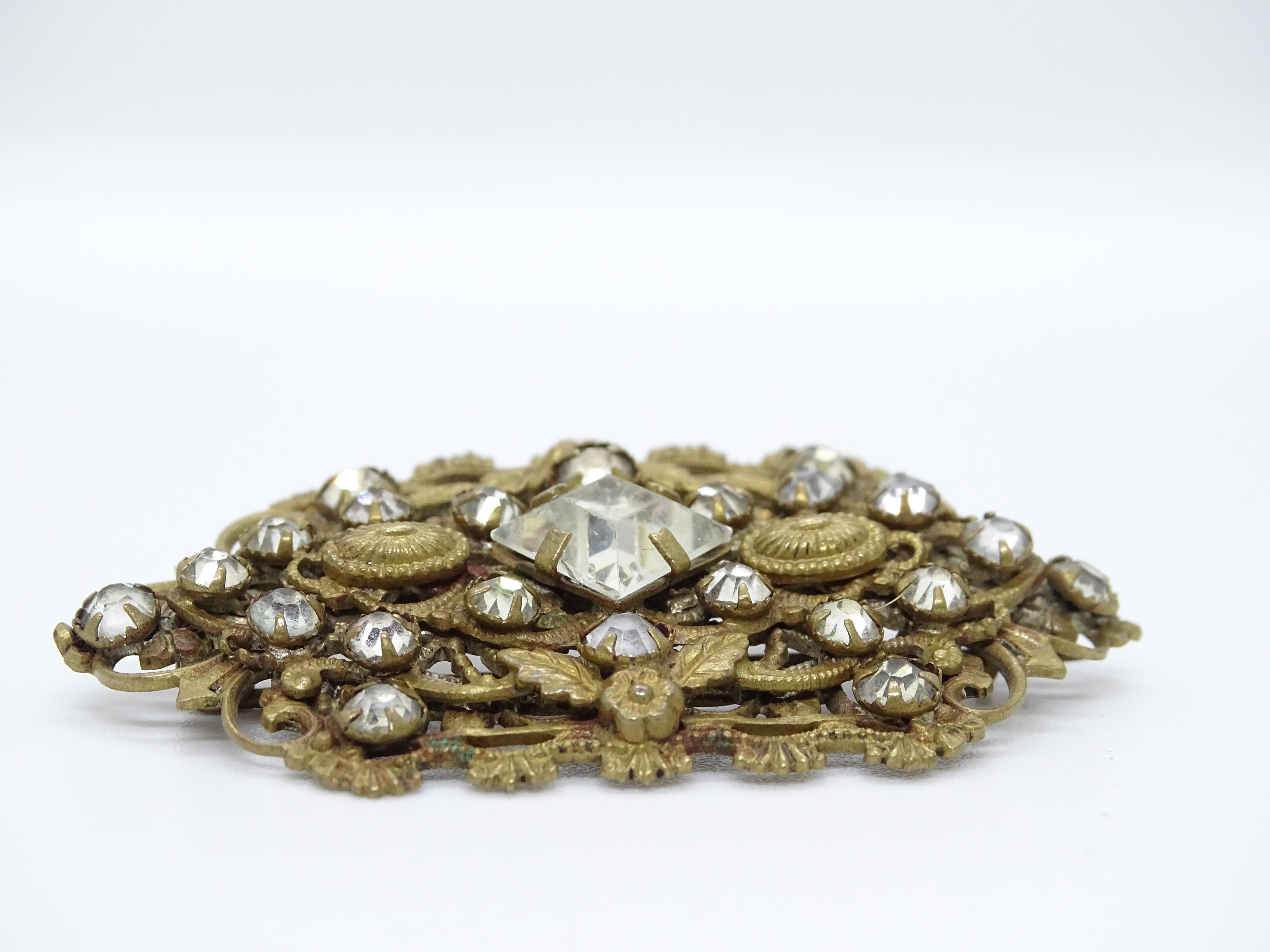 French Antique brooch in gold metal and rock crystals For Sale 12