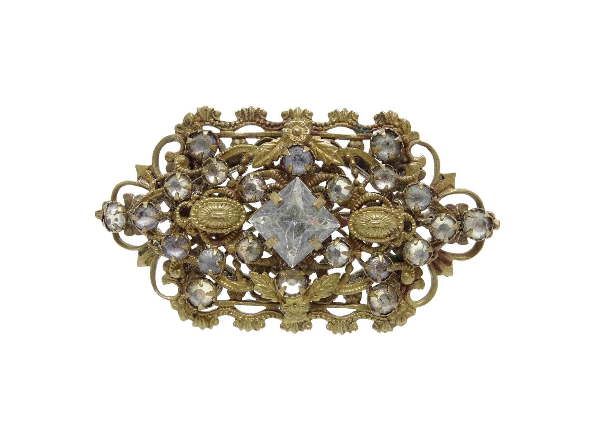 French Antique brooch in gold metal and rock crystals For Sale 14