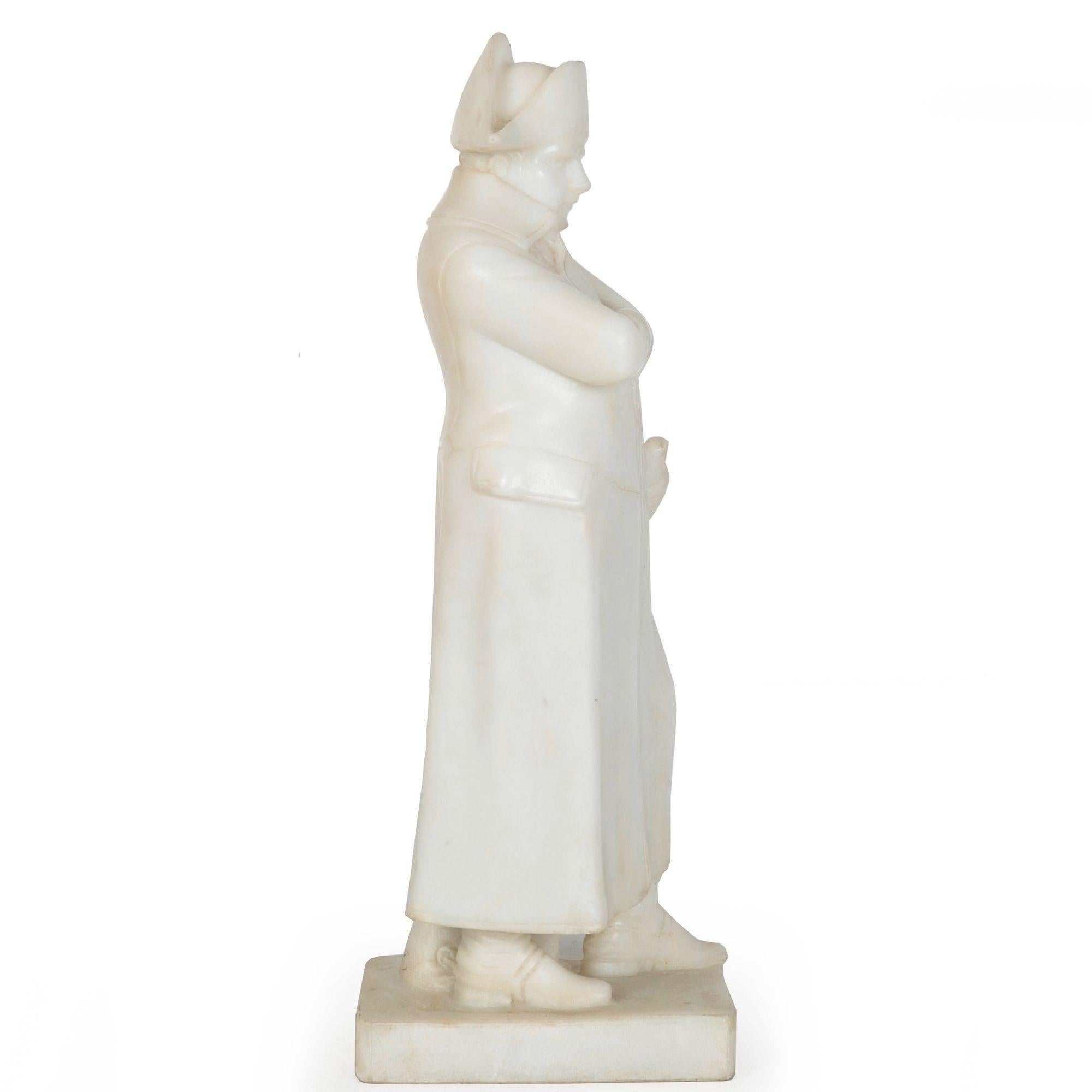 Français Sculpture française ancienne en albâtre sculpté représentant Napoléon, 20 1/2 H en vente