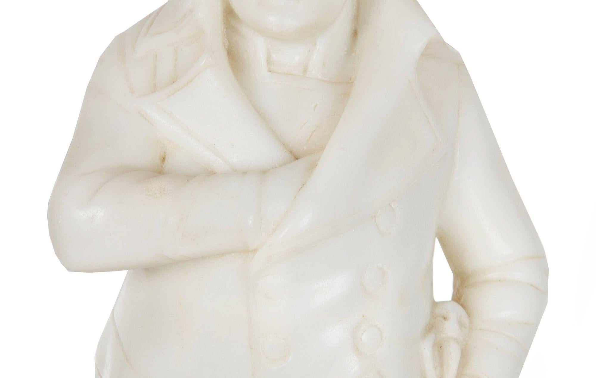 Albâtre Sculpture française ancienne en albâtre sculpté représentant Napoléon, 20 1/2 H en vente