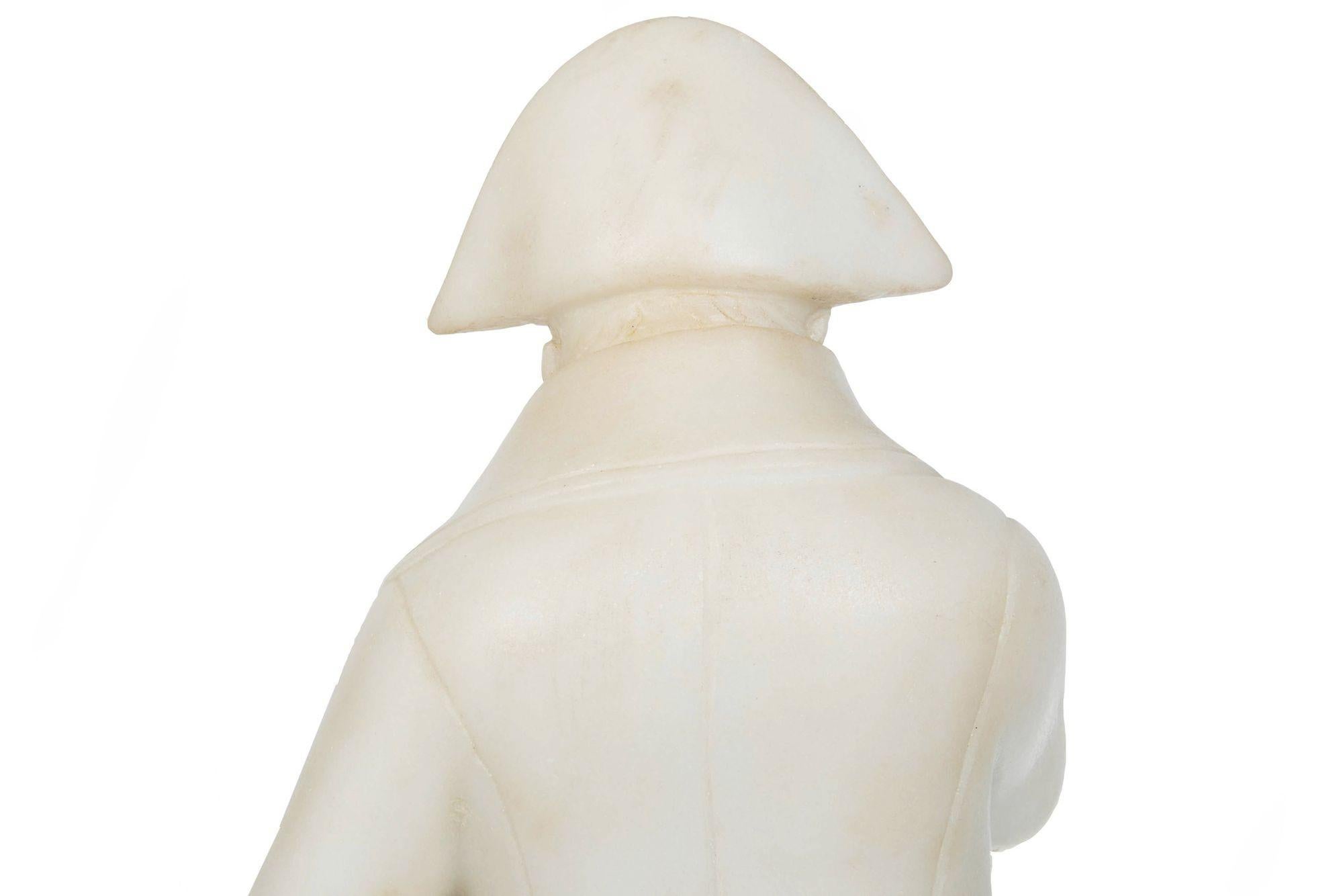 Sculpture française ancienne en albâtre sculpté représentant Napoléon, 20 1/2 H en vente 1