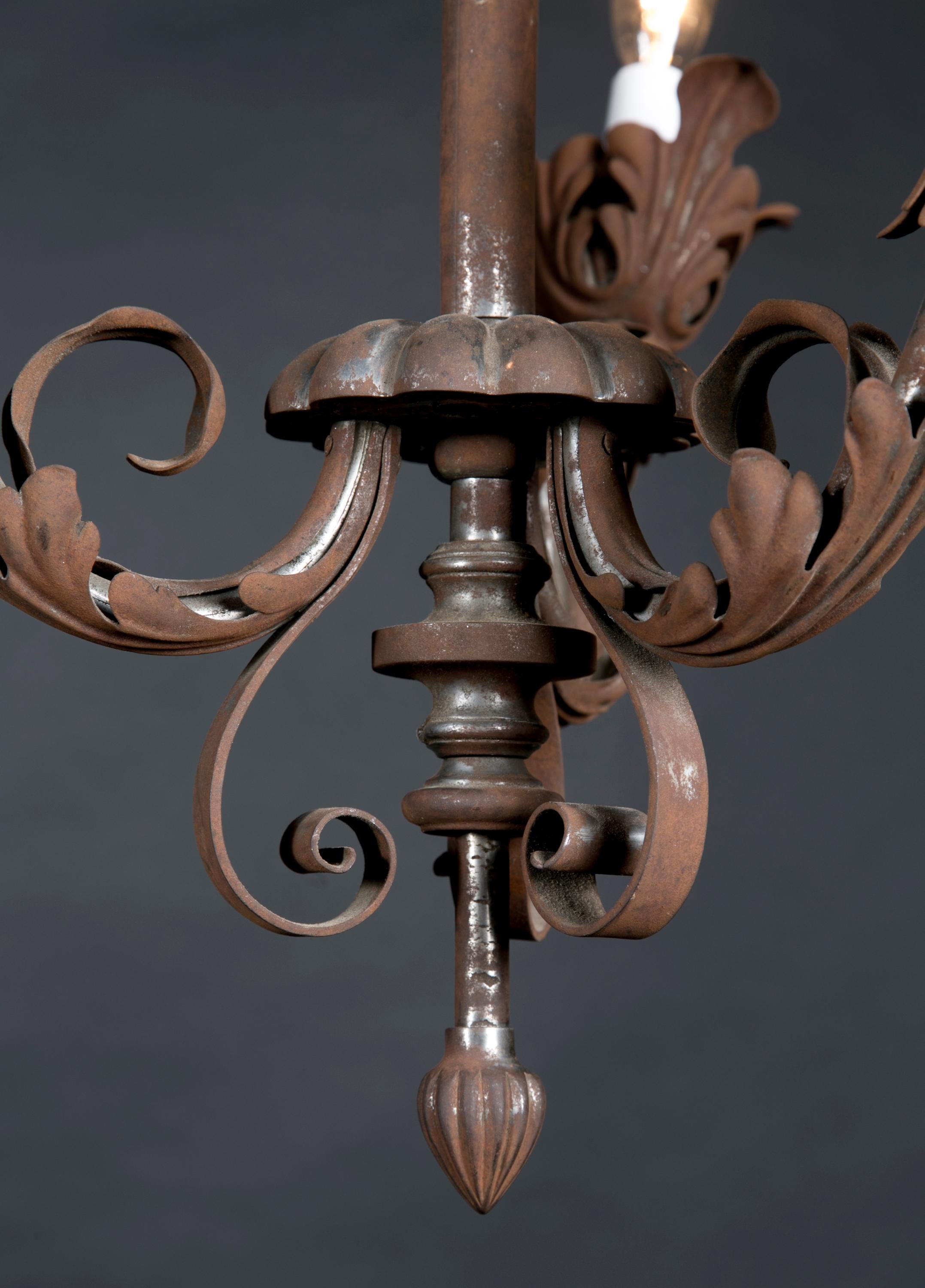 French Antique Cast Iron Foliate Chandelier, 19th Century Electric Hanging Light In Good Condition For Sale In New Orleans, LA