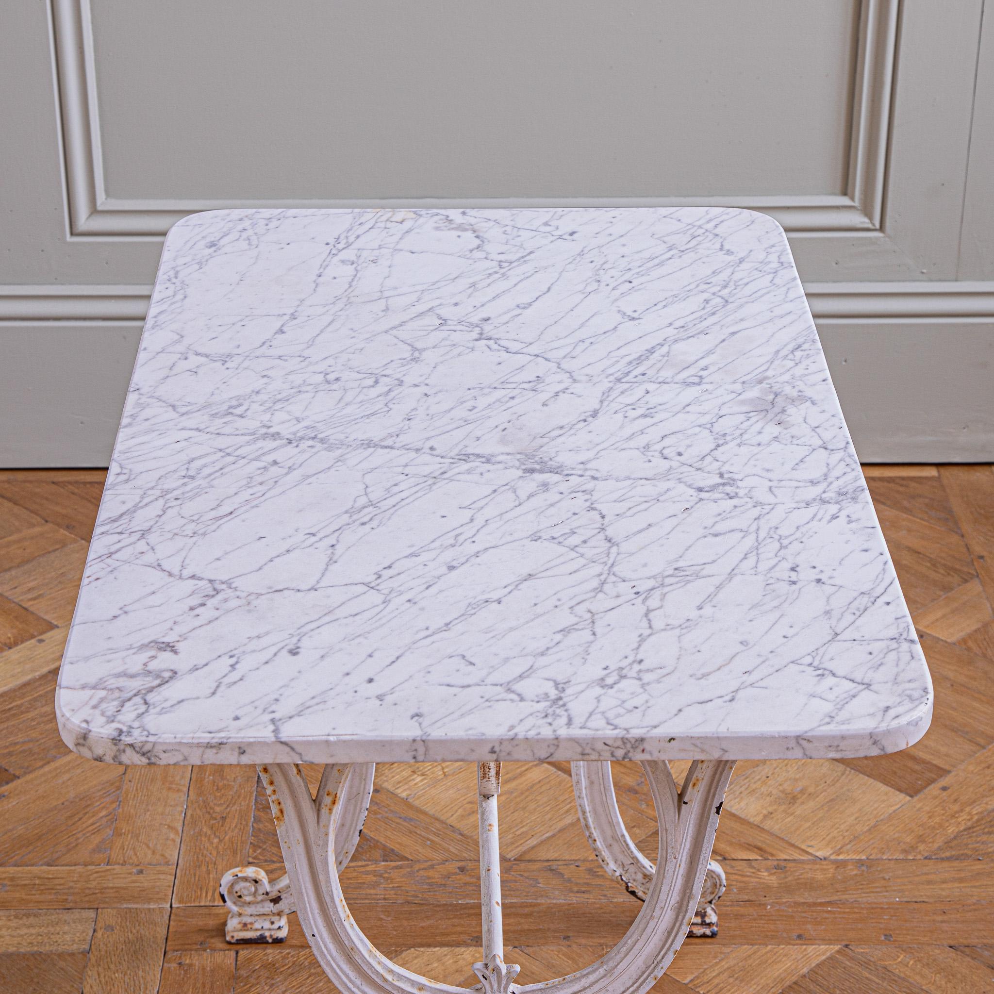 Table de jardin française ancienne en fer et marbre en blanc par Clermont Fils en vente 4