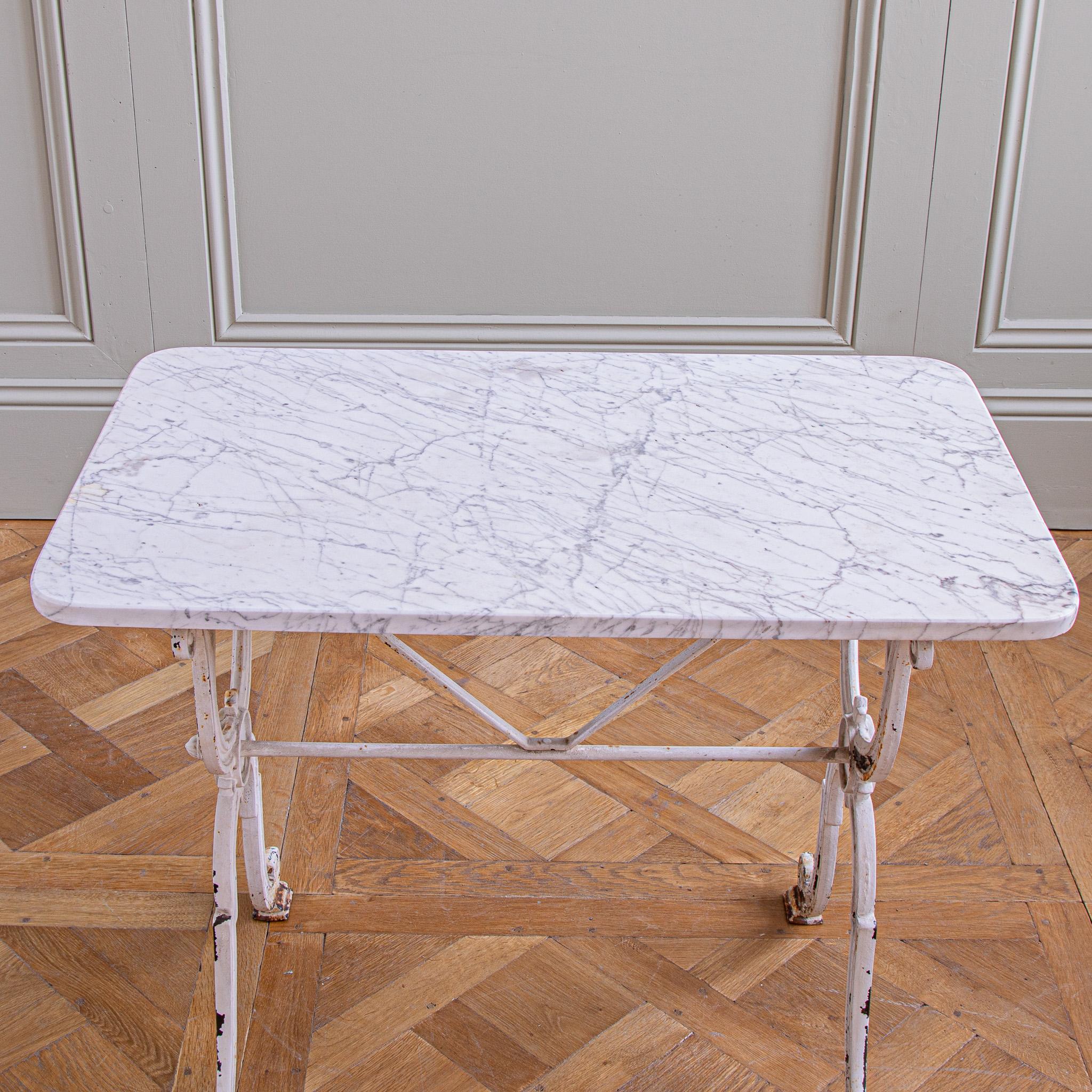 Moulage Table de jardin française ancienne en fer et marbre en blanc par Clermont Fils en vente