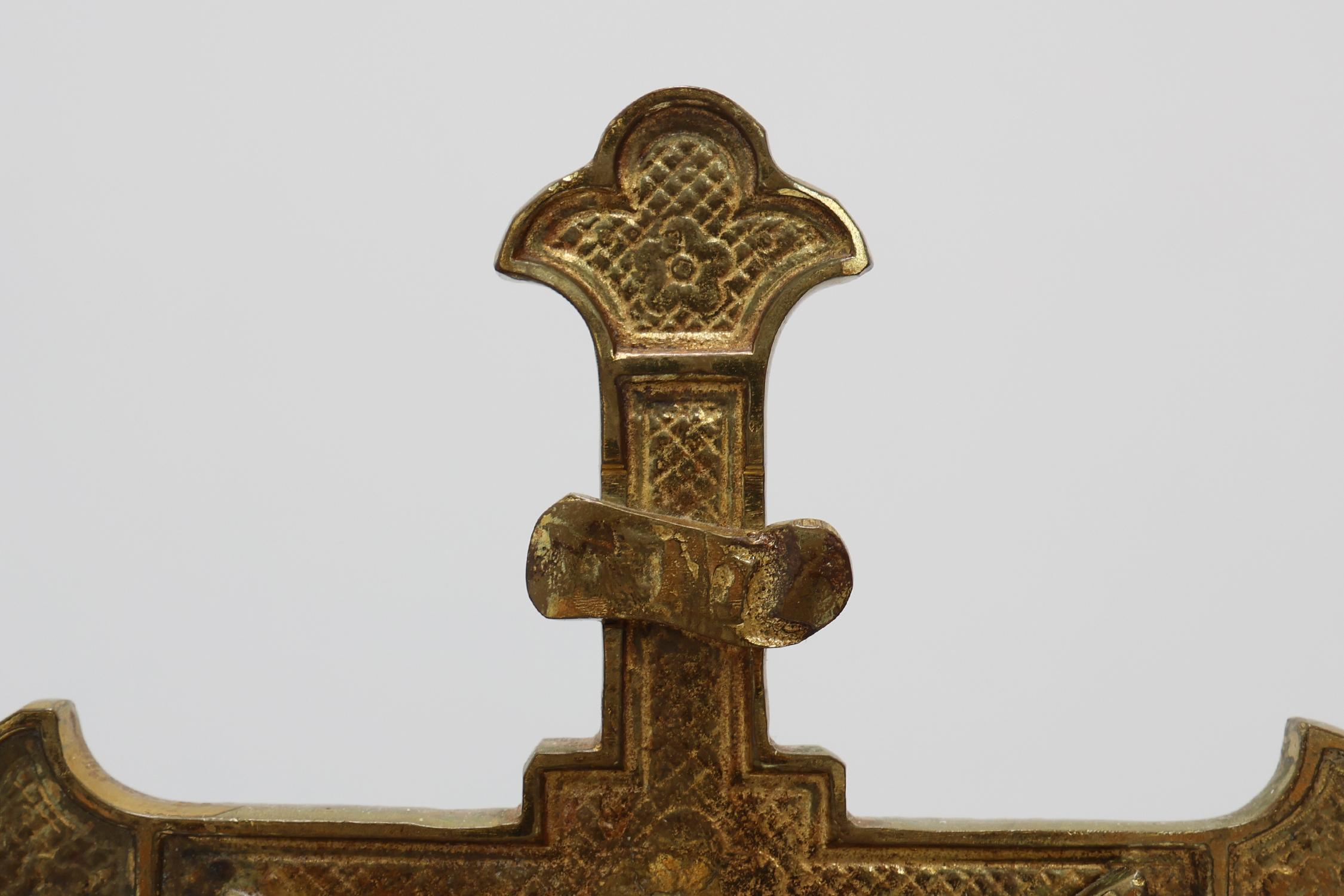 French Antique Catholic Alter or table Crucifix in cast copper, 1900s For Sale 3