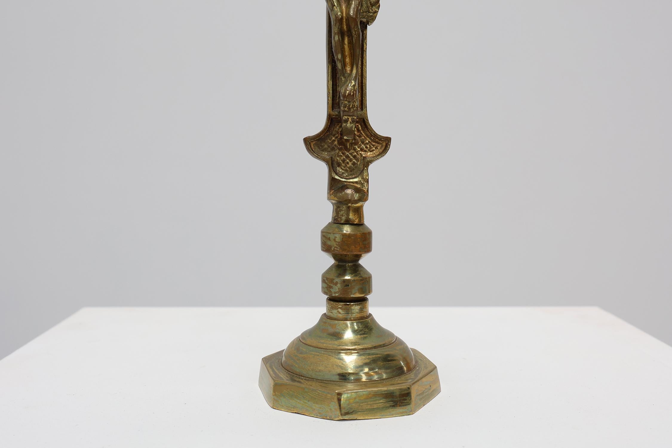 French Antique Catholic Alter or table Crucifix in cast copper, 1900s For Sale 4