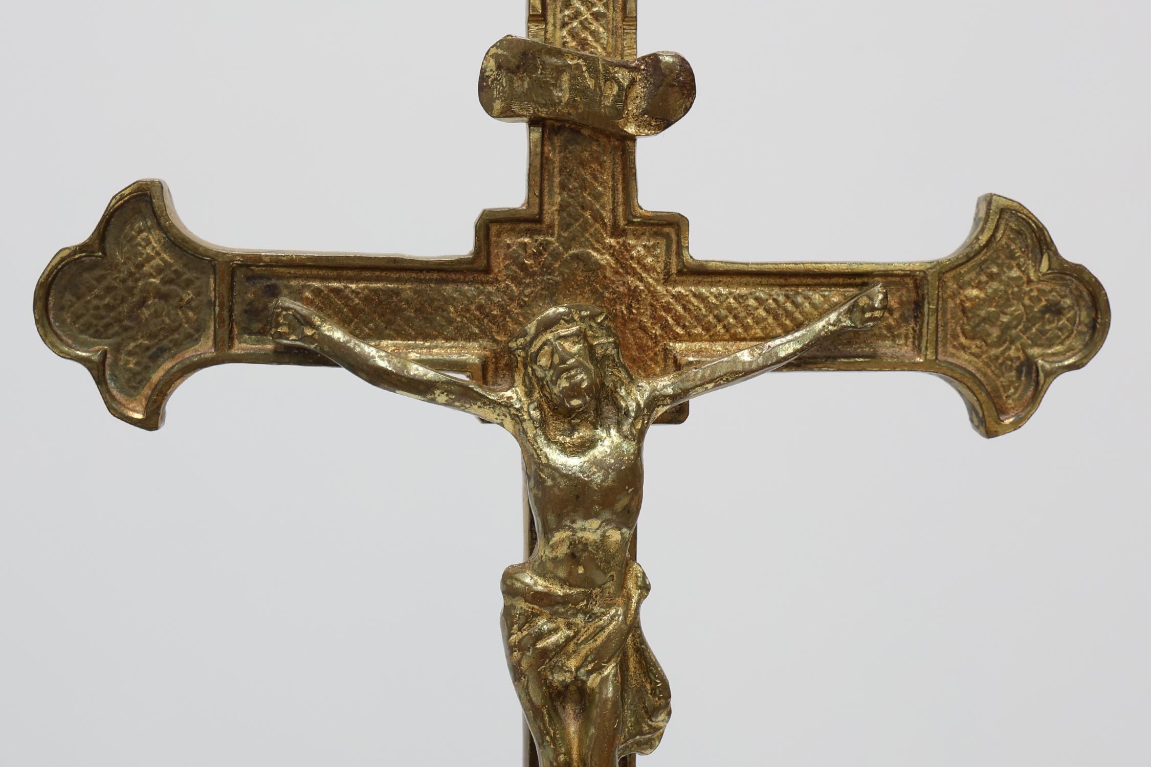 Romantic French Antique Catholic Alter or table Crucifix in cast copper, 1900s For Sale