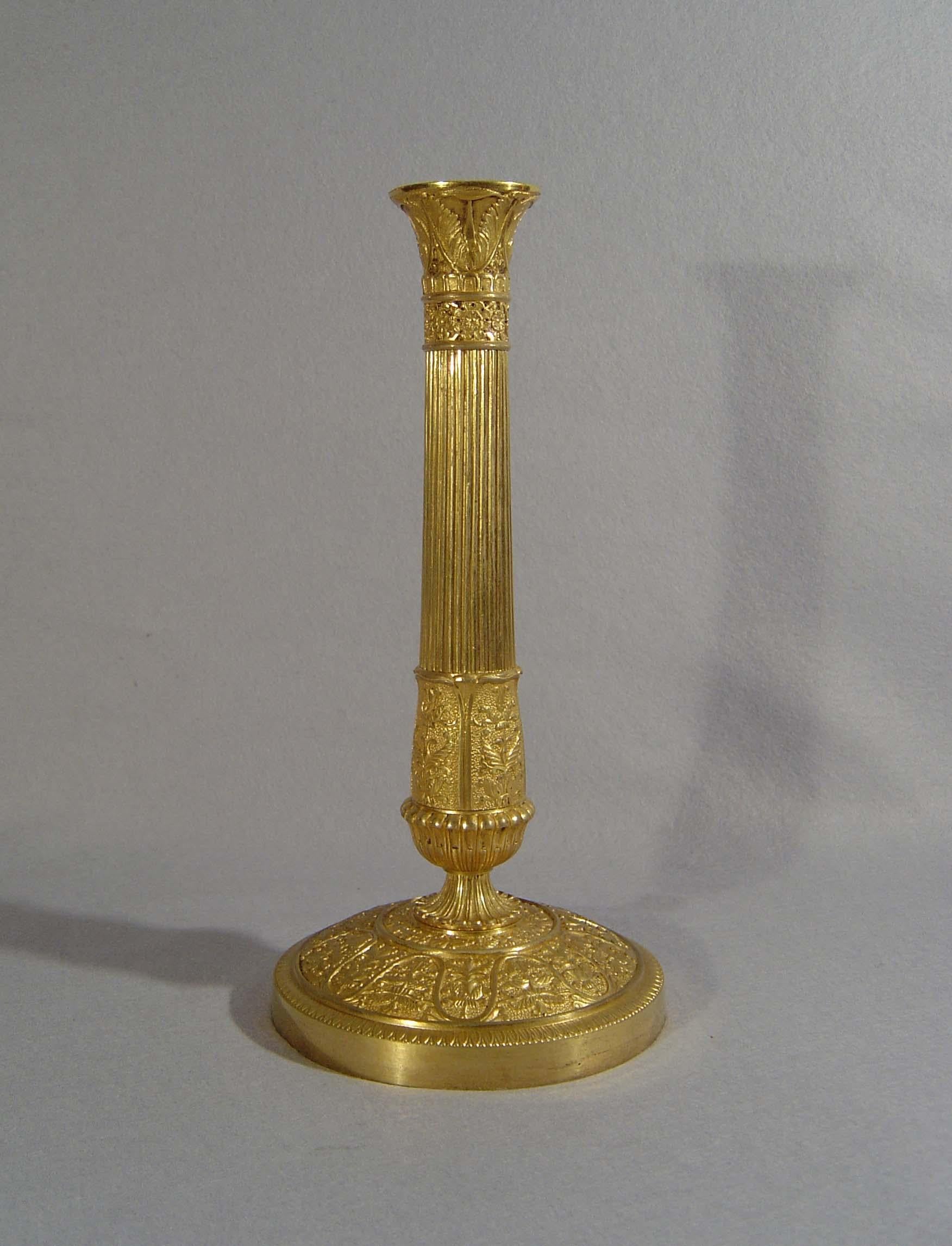 Carlo X Antique French Charles X Coppia di candelieri in ormolu in vendita
